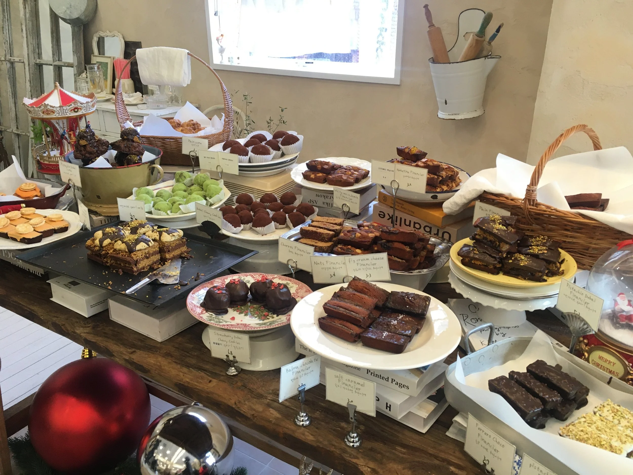 Where to get Dubai Chewy Cookie (두바이 쫀득 쿠키) near Myeongdong?