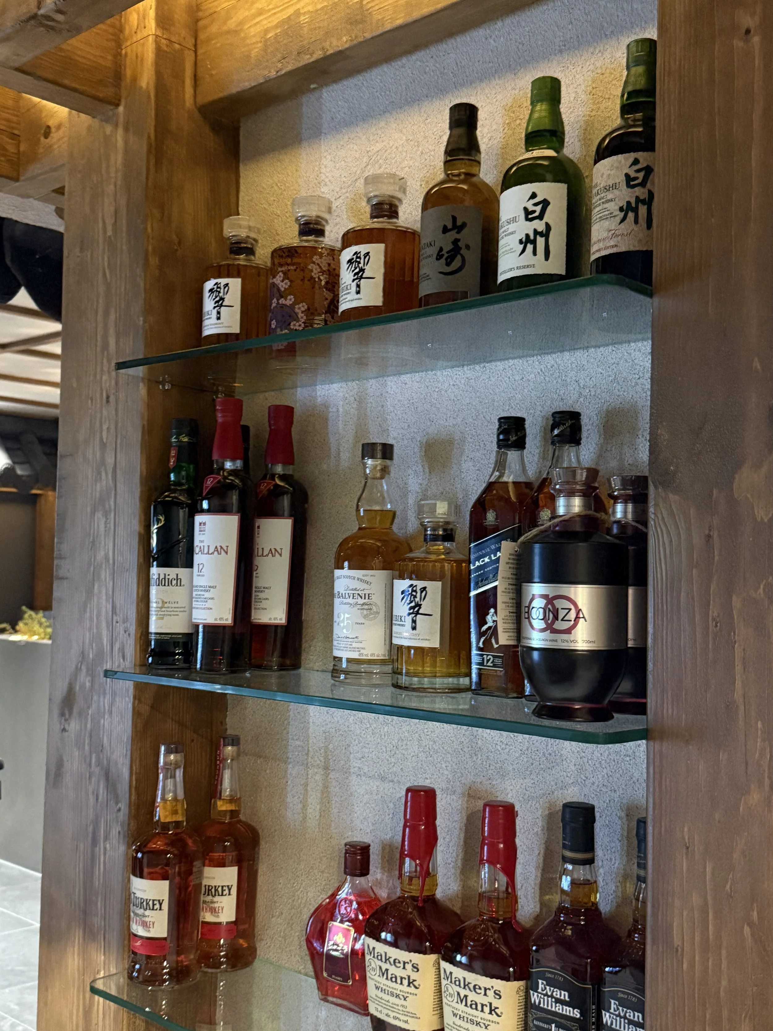 Myeongdong Hanwoojeong Alcohol.JPG