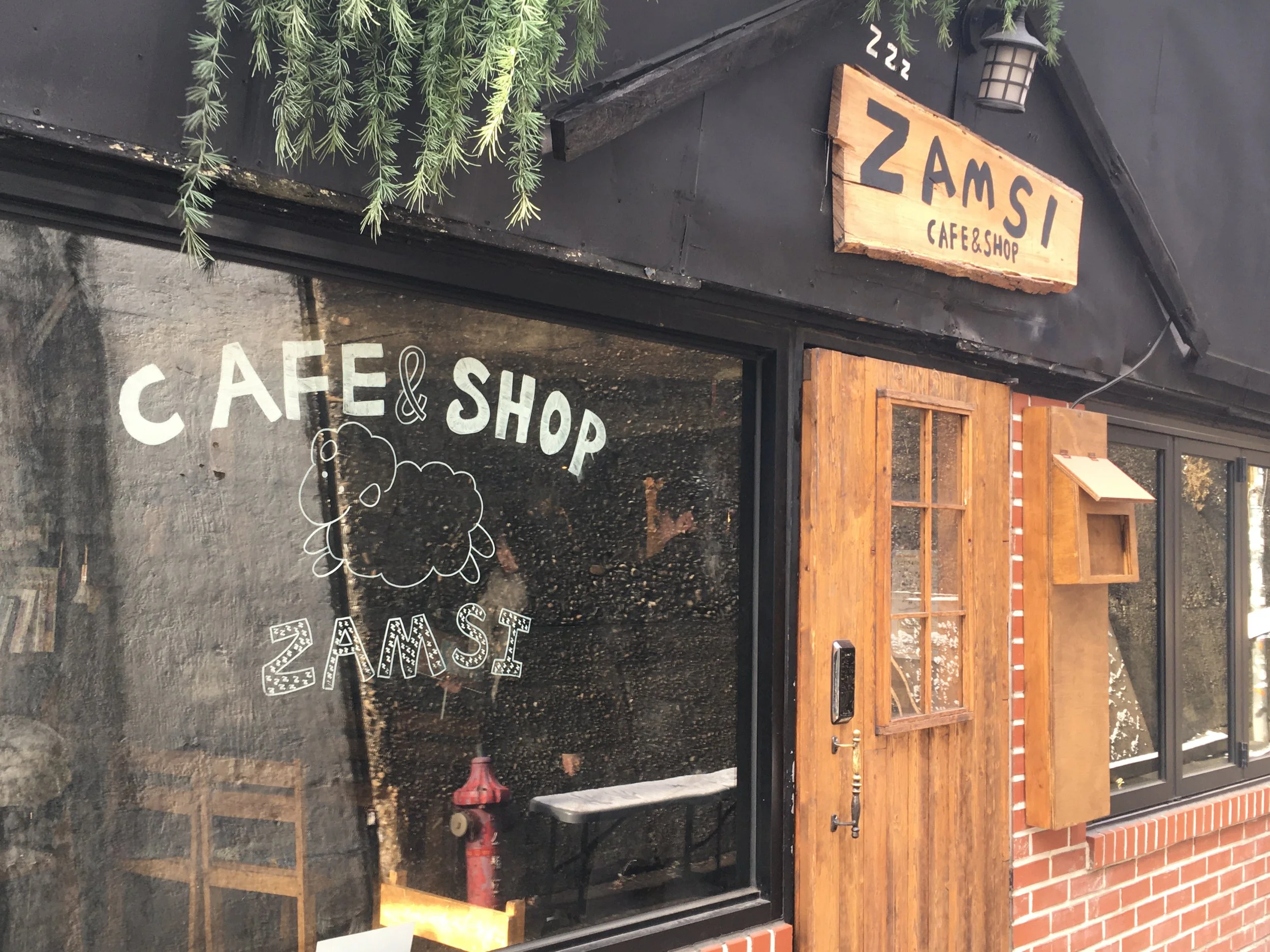 Cafe Zamsi cute cafe seoul