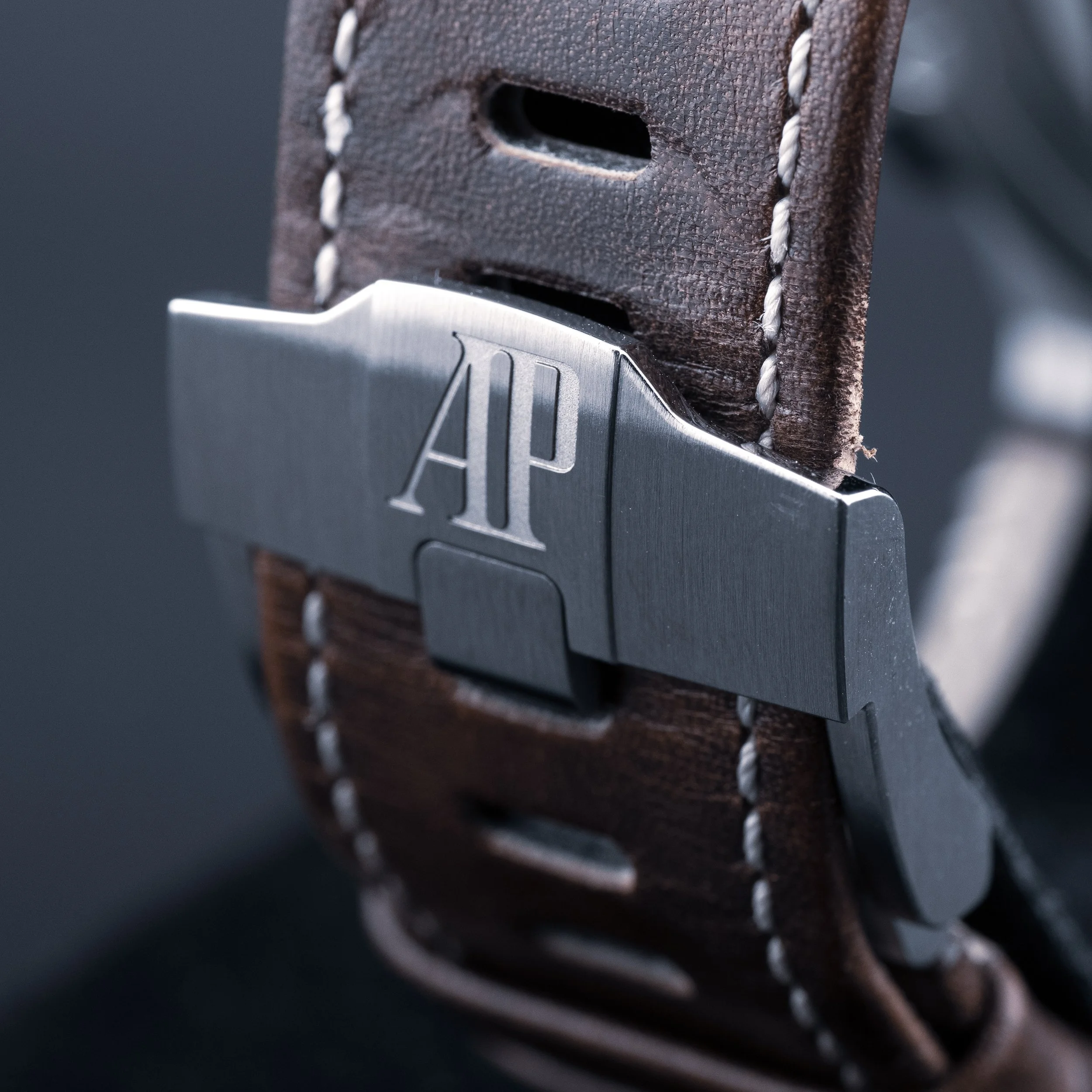 APBUCKLE.jpg