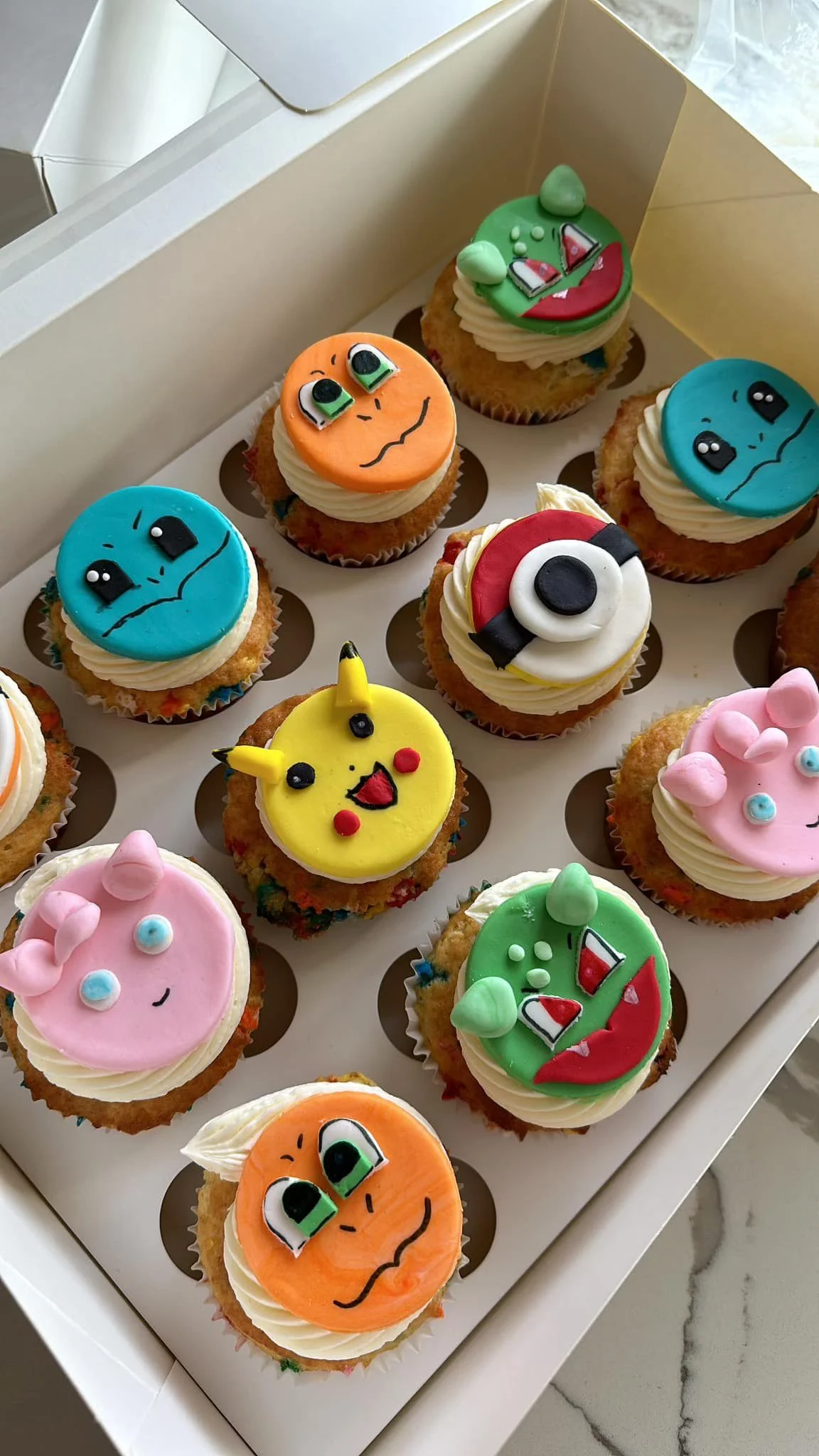 Fondant Topper Cupcakes