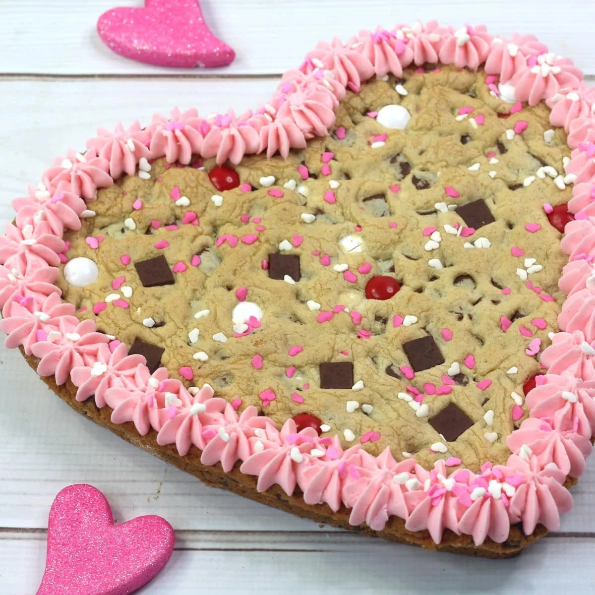 valentine heart cookie cake