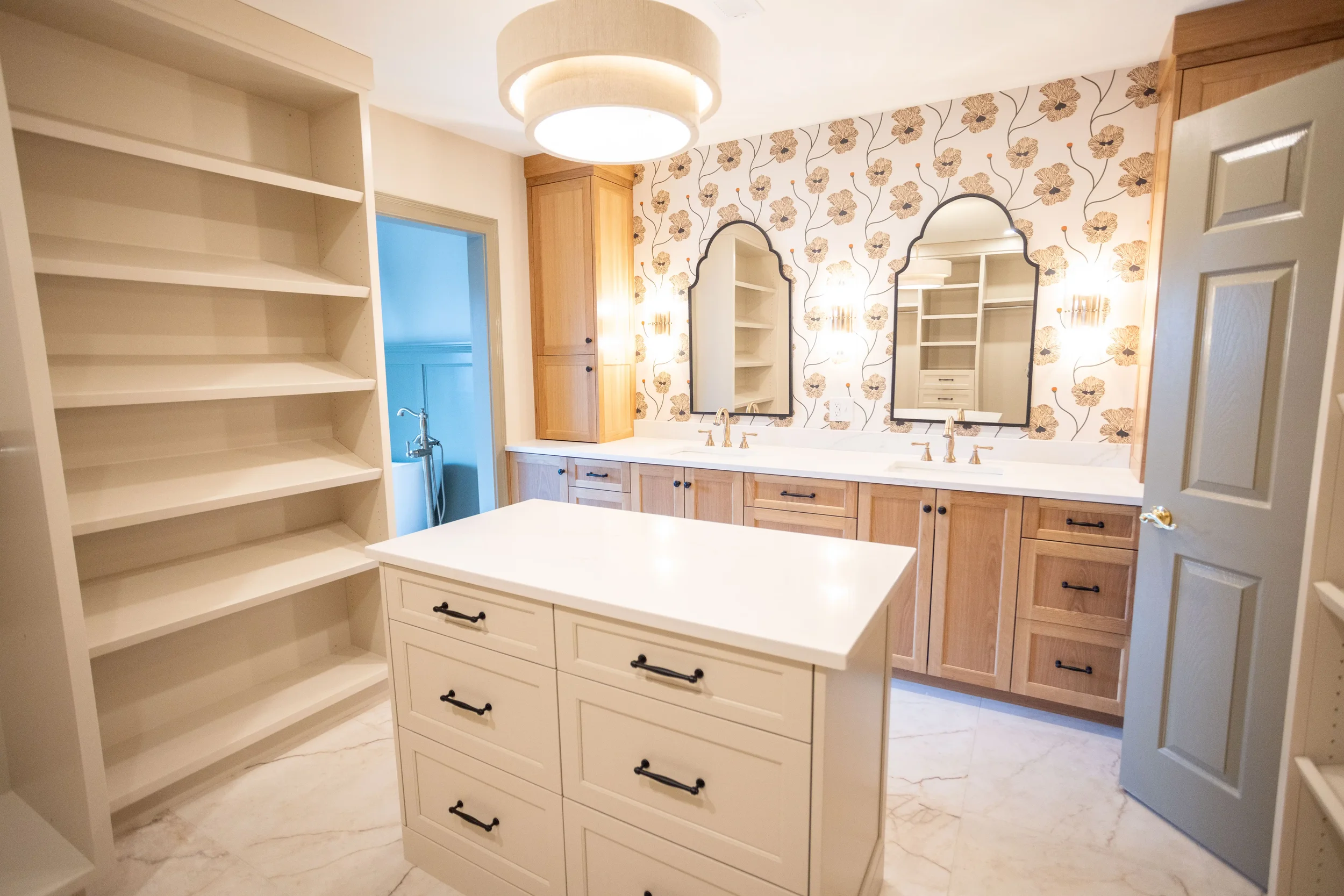 The Oak &amp; Lily Dressing Suite