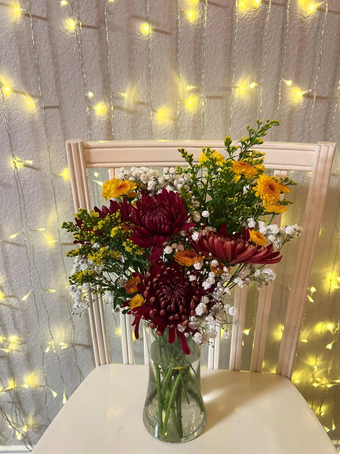 🍂 A little autumn magic, right in a vase ✨ Warm tones, rich textures, and all the cozy fall feels &mdash; perfect for this season of gathering.

Want to bring some blooms home? You can find me this October at:
🍁 St. Thomas Fall Festival &ndash; Oct