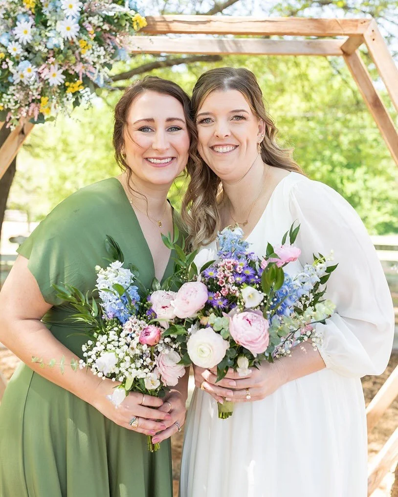 ✨DIY Bride Spotlight✨
 Meet one of our beautiful brides who chose the DIY Floral Option from Indian Summer Florals! 🌼 She went with a dreamy wildflower theme and crafted her own bridal bouquet, bridesmaid bouquet, and two boutonnieres&mdash;with a l