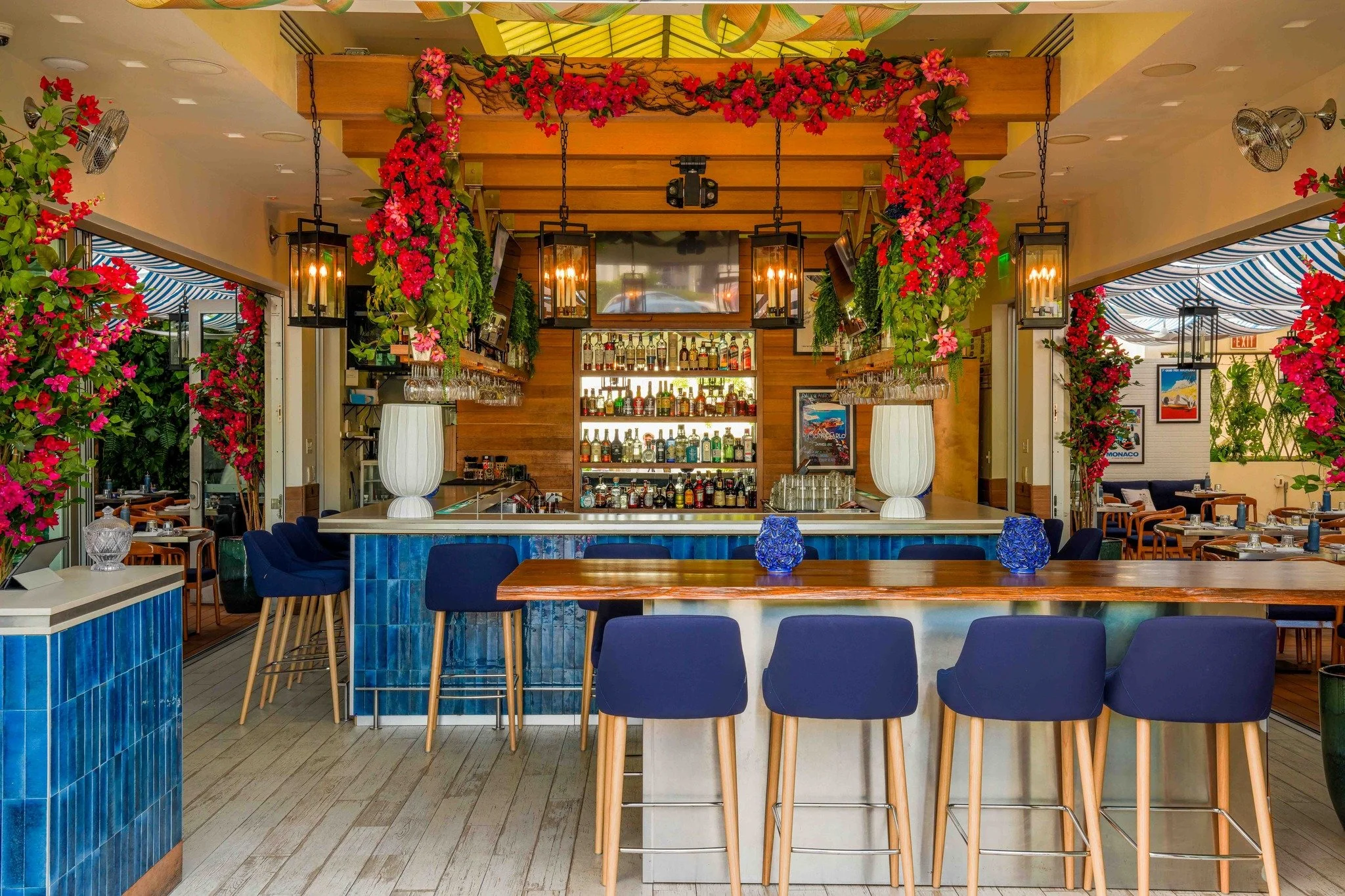 A taste of the Riviera has arrived in the heart of Old Naples. Inspired by our original location in Monaco, La Sali&egrave;re brings timeless Italian hospitality, refined coastal design, and a menu made for sharing featuring traditional pastas, Neapo