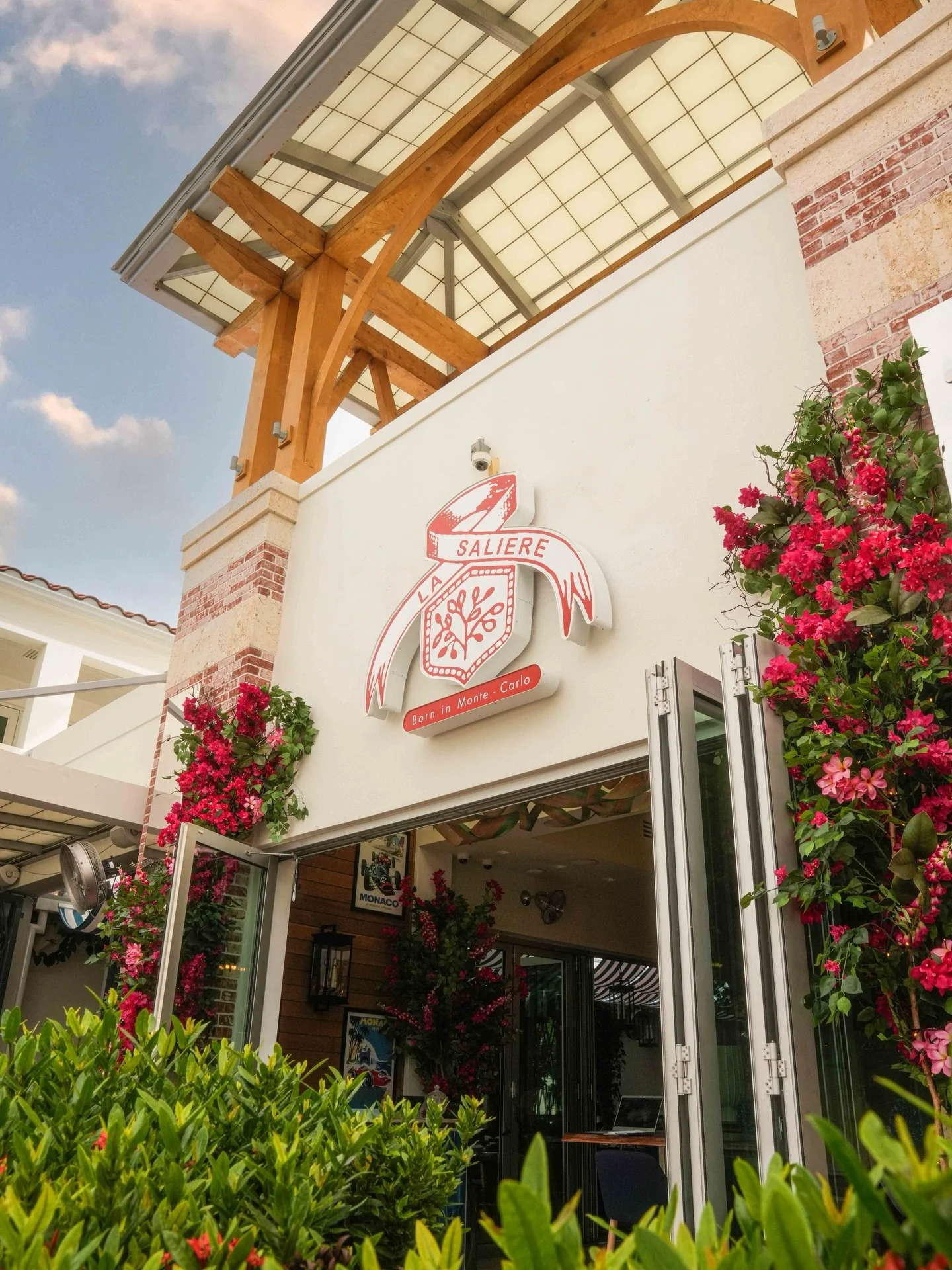 It&rsquo;s not too late to ring in the new year with us.

Our final 9PM seating features a prix fixe dinner, family-style starters, choice of entr&eacute;e, shared desserts, and DJ entertainment to welcome 2026 in true Riviera style. ✨

Limited table