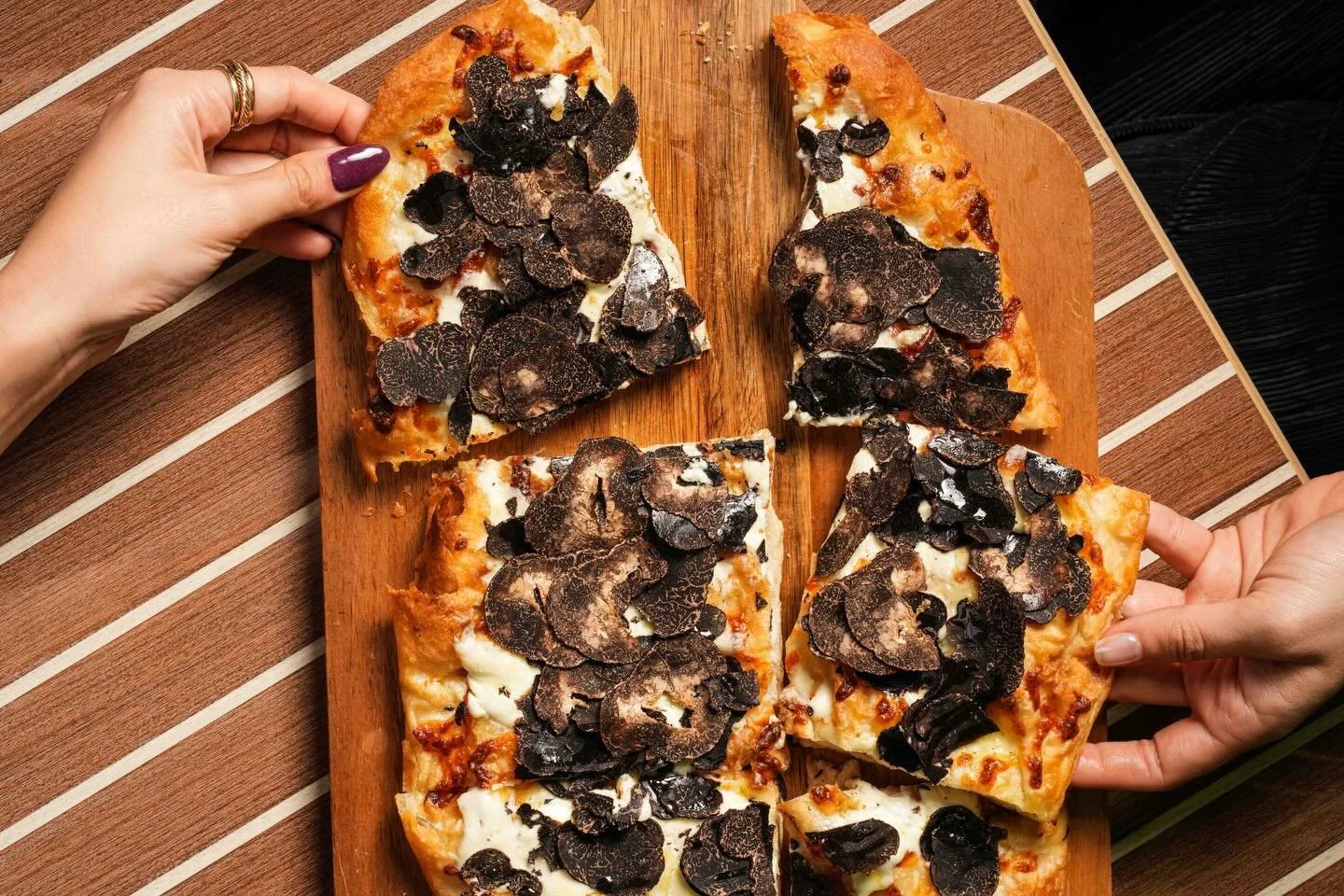 An all-time favorite, elevated&mdash;our truffle pizza pairs delicate earthy notes with a perfectly crisp crust for a truly refined indulgence.
Timeless, elegant, and unforgettable.