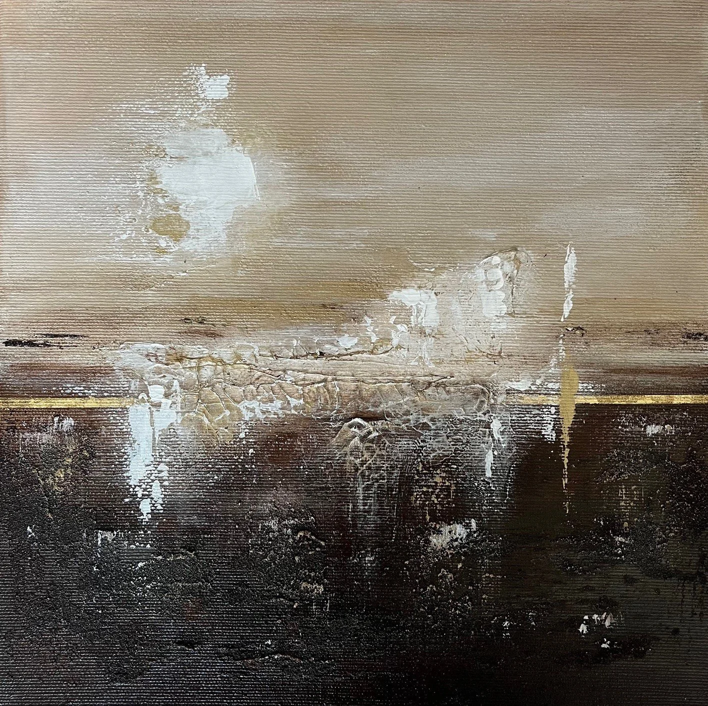 Abstraktes Gemälde in Erdtönen mit Textur und Farbverläufen, darunter eine horizontale Linie.