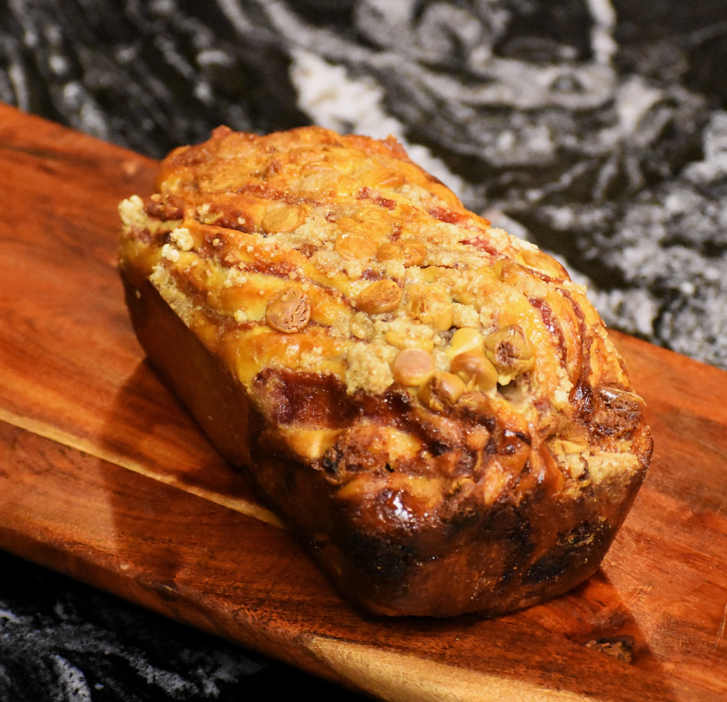 rasberry babka uncut.JPG