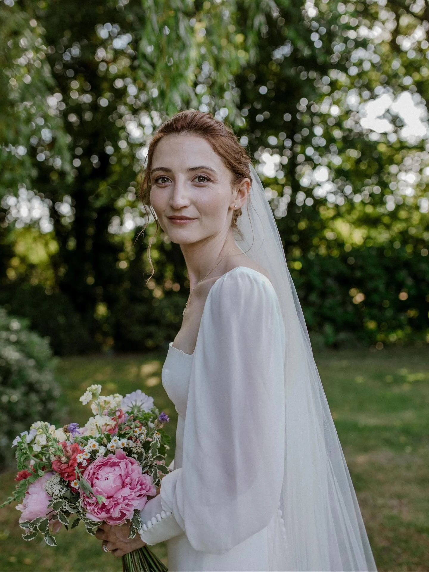 Throwback to this beautiful wedding at the end of June 🤍
I absolutely love this makeup look that Jess opted for - soft, glowy & romantic. The kind of makeup that still feels like you, just elevated ✨
If this feels like your vibe, my 2026 diary