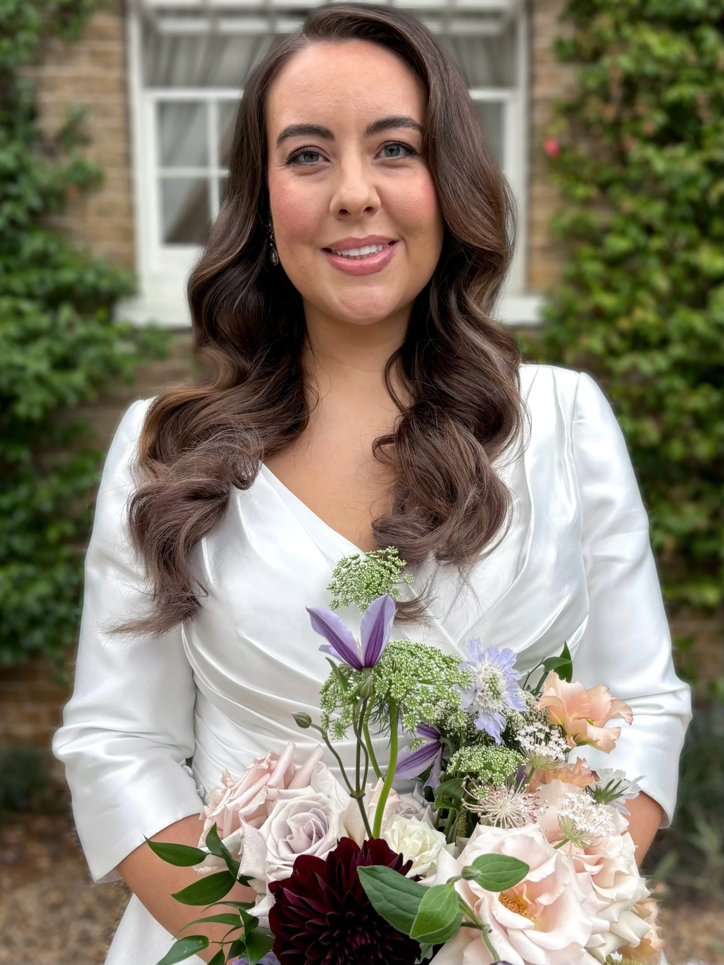 Ruby 🤍

A pleasure to be a part of your day, working at gorgeous @shoteshamparkweddings ✨

Hair: @brides2bee_23 
Flowers: @wild_flori_