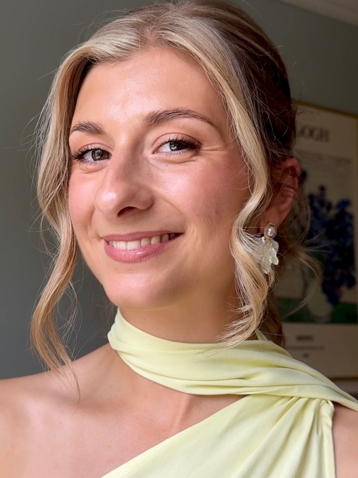 Soft, glowy vibes all round for these beautiful bridesmaids! 💛

#norfolkmakeupartist #bridalmakeupartist #glowymakeup 

Norwich MUA 
Suffolk makeup artist 
Norfolk wedding 
Bridesmaid makeup inspo