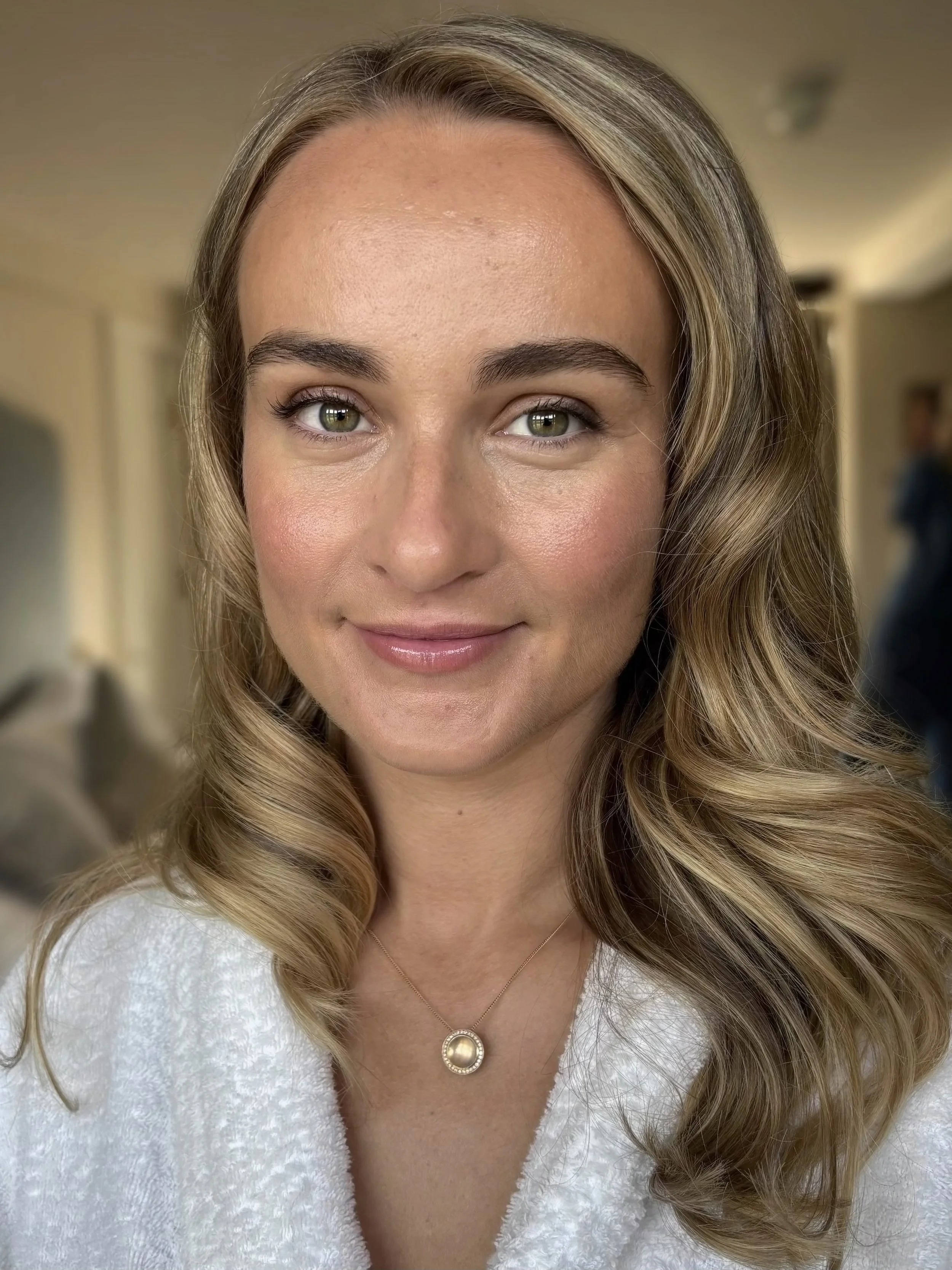 soft, natural looking makeup for wedding guest