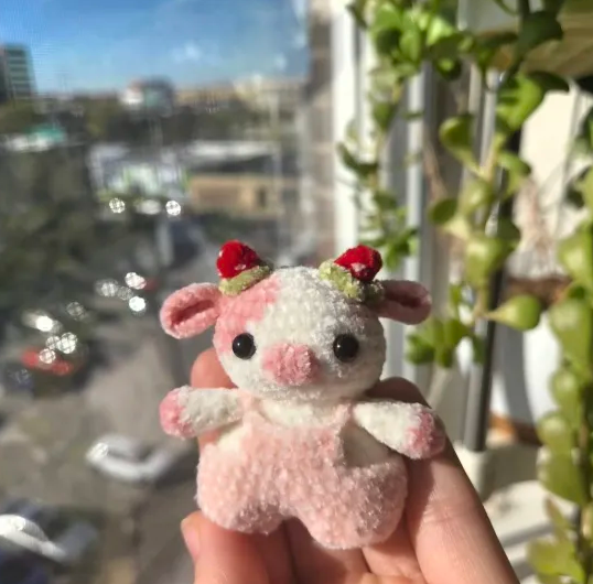 Mini Strawberry Cow