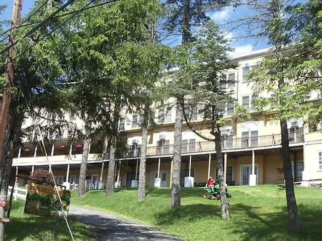 Oppenheimer’s Regis Hotel