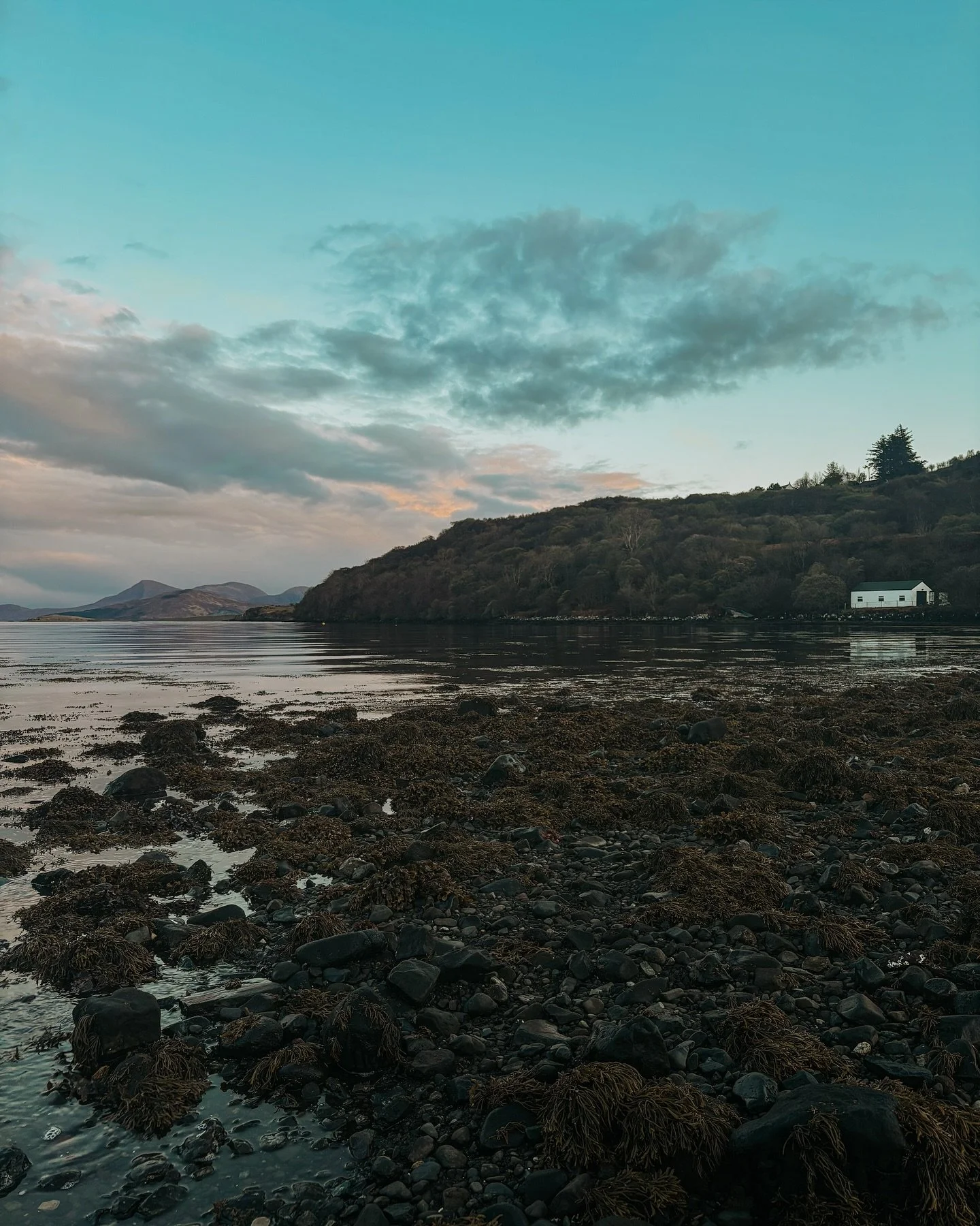 the Isle of Skye 🧚🏽&zwj;♂️ 🏴󠁧󠁢󠁳󠁣󠁴󠁿 staying at @thecroftershouse 🕊️