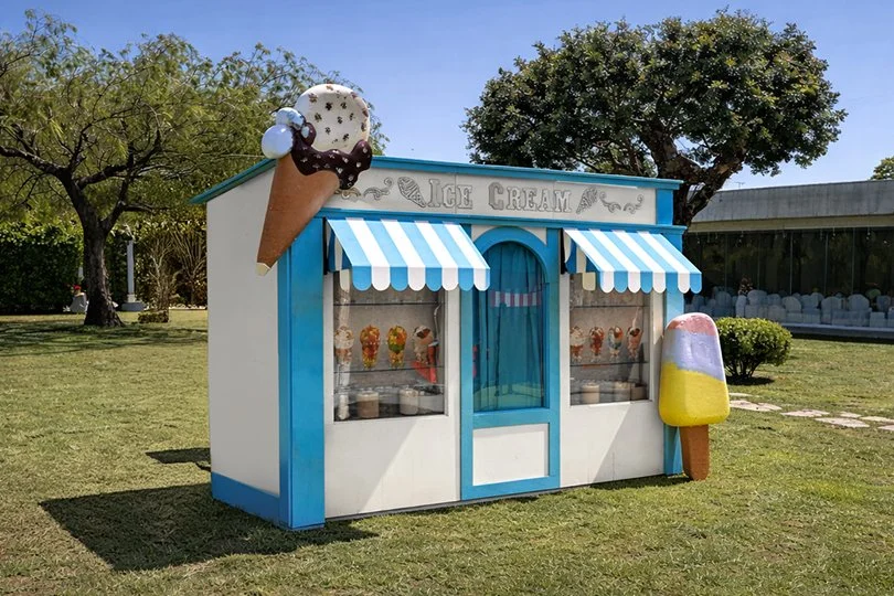 Casetta gelateria - ambientato laterale bianca 1.jpg