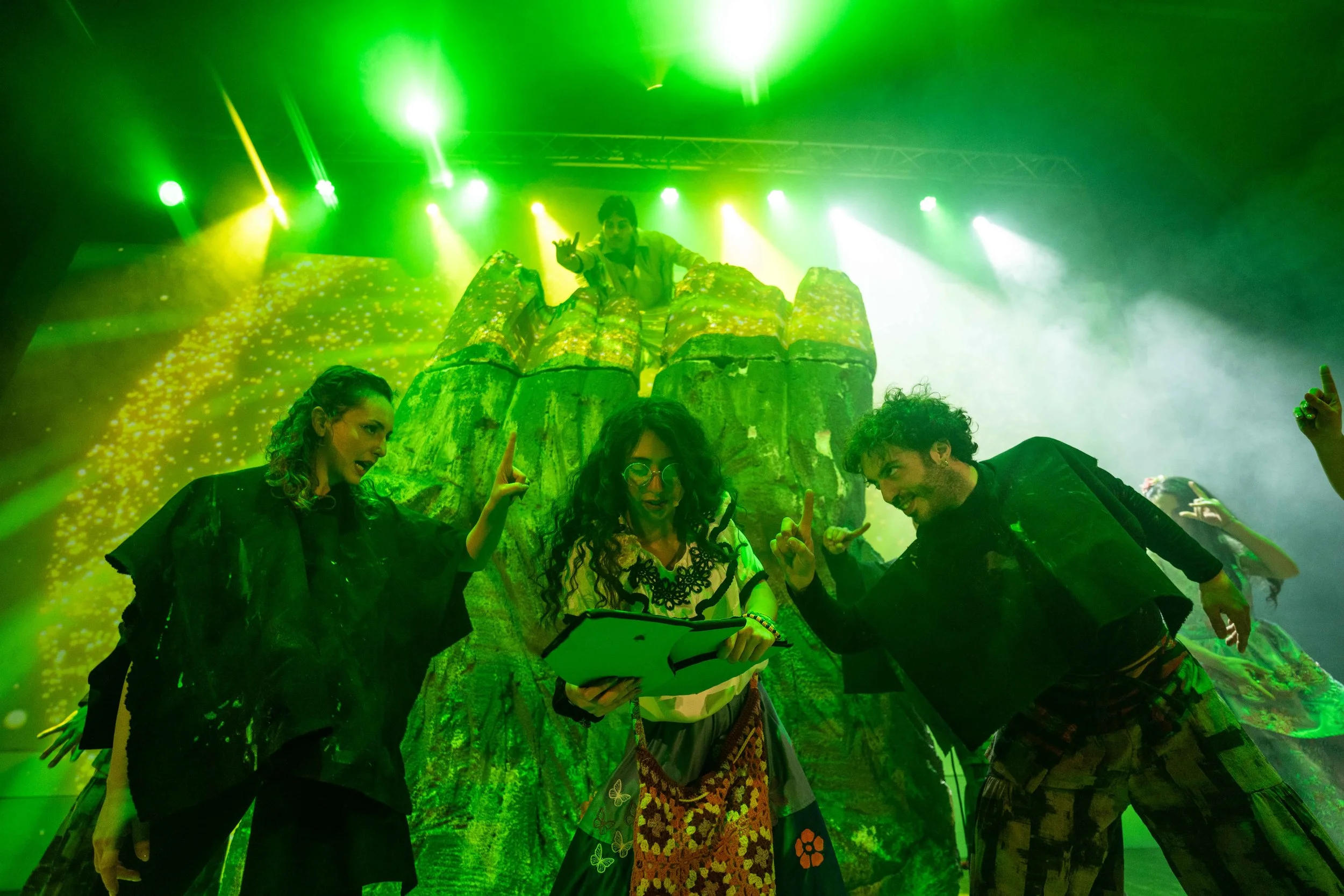 060425 - LA FAMIGLIA MADRIGAL - TEATRO SUMMARTE - OPT - 51.jpg