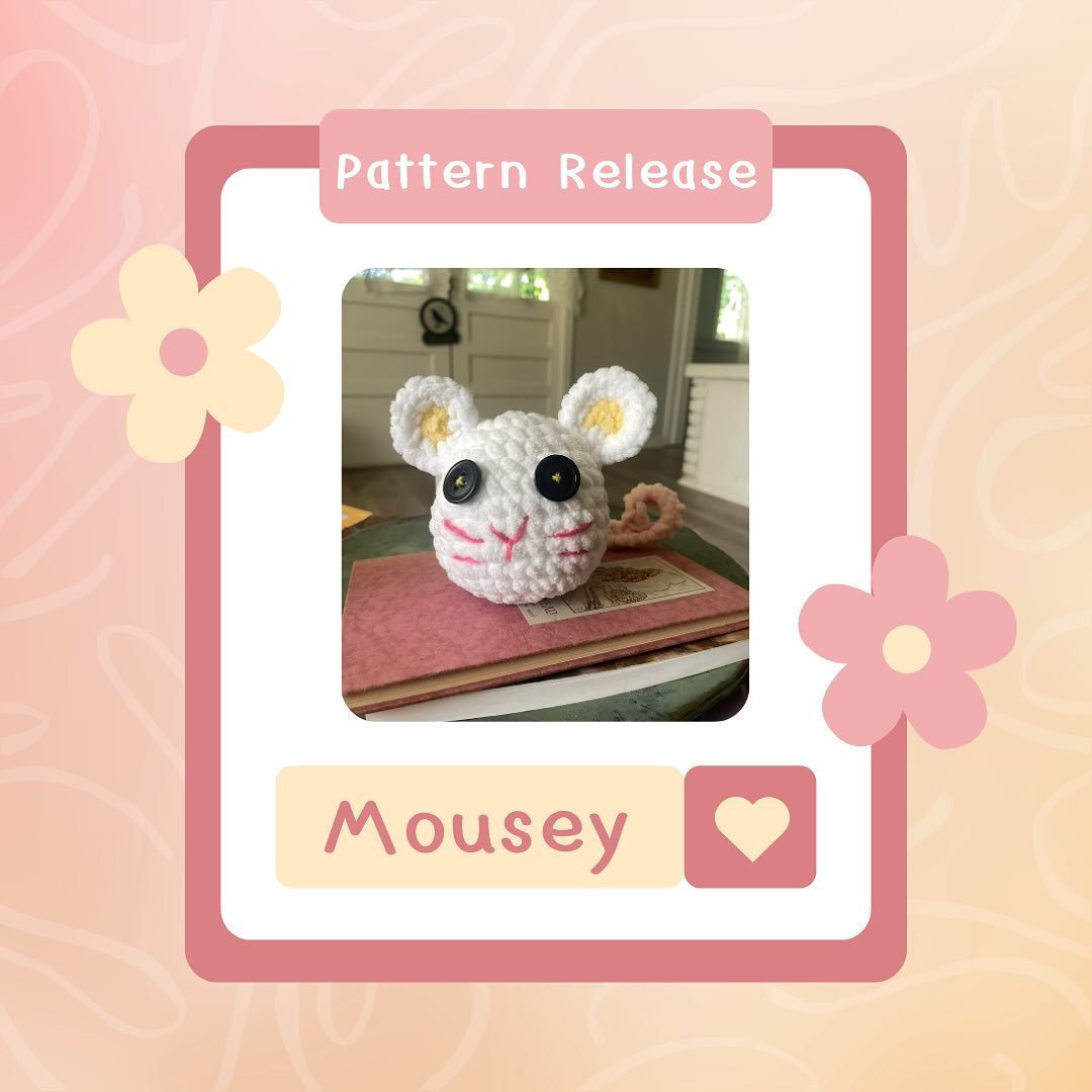 Haiii!! 🌸 My first crochet pattern is now up on Etsy!🫶🏽 #crochetpatterns #crochetpattern #mouse #crochetmouse #crochetmousepattern