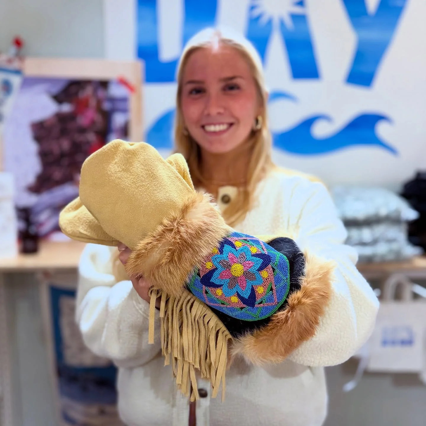 Bringing out some ski stuff - like these beauties from @astismittens: head-turners on the mountain, made from the highest quality suede, insulated, waterproofed and hand-sewn. They are works of art, but built for the coldest conditions to keep you to