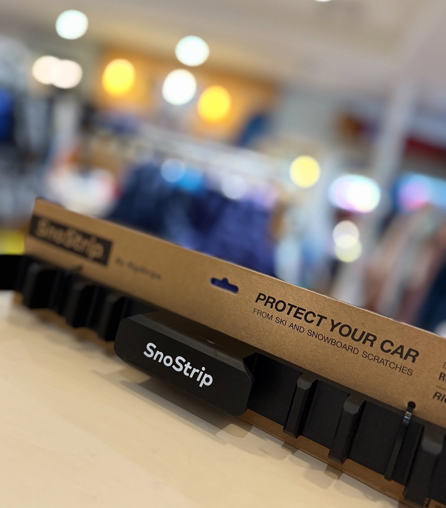 For the dads that deserve stashes ❄️, not scratches. SnoStrips magnetically attach to the side of your car for leaning skis, protecting your paint and your dignity @rigstrips