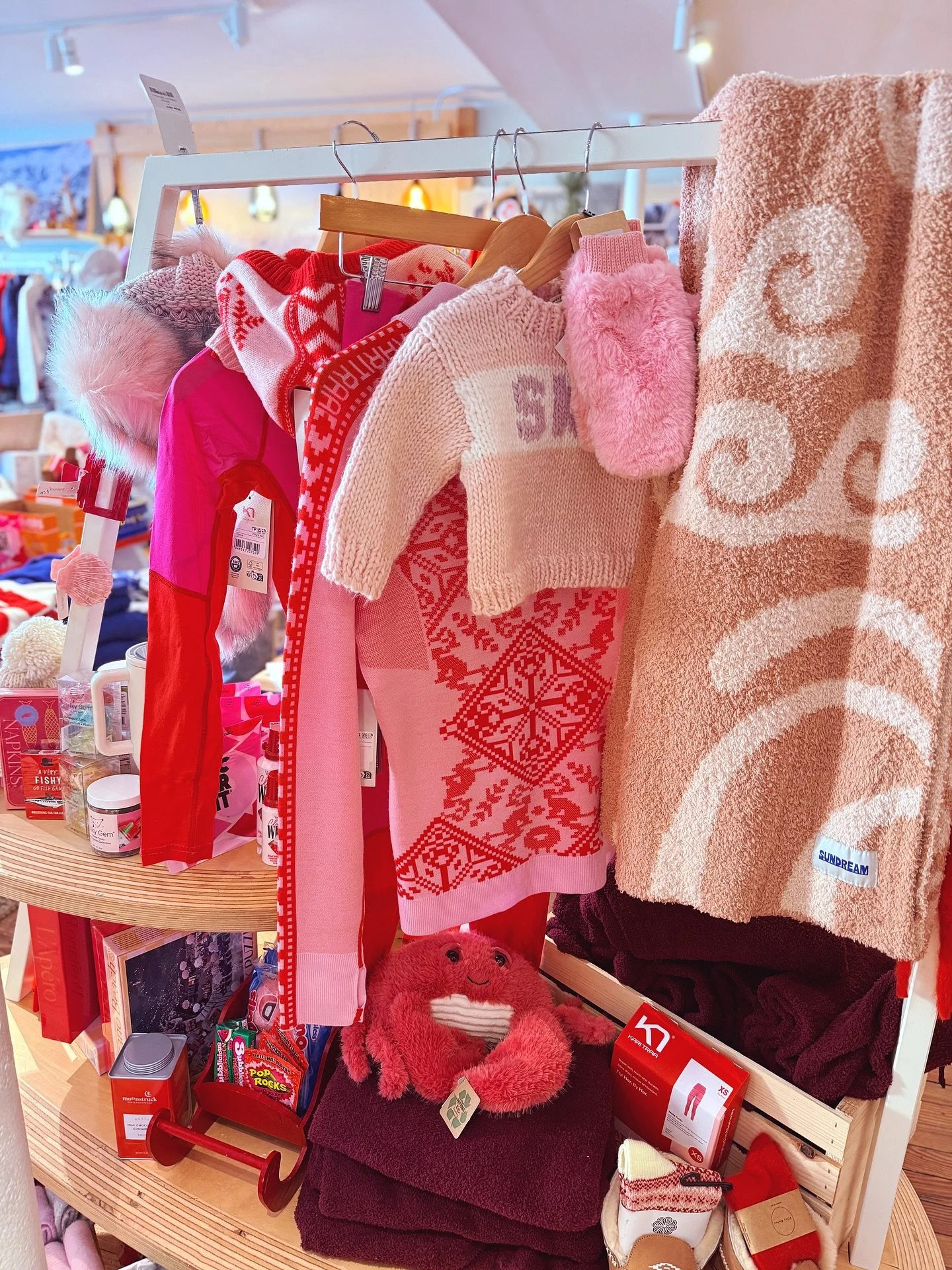 We&rsquo;ve never really been into flowers. ❤️