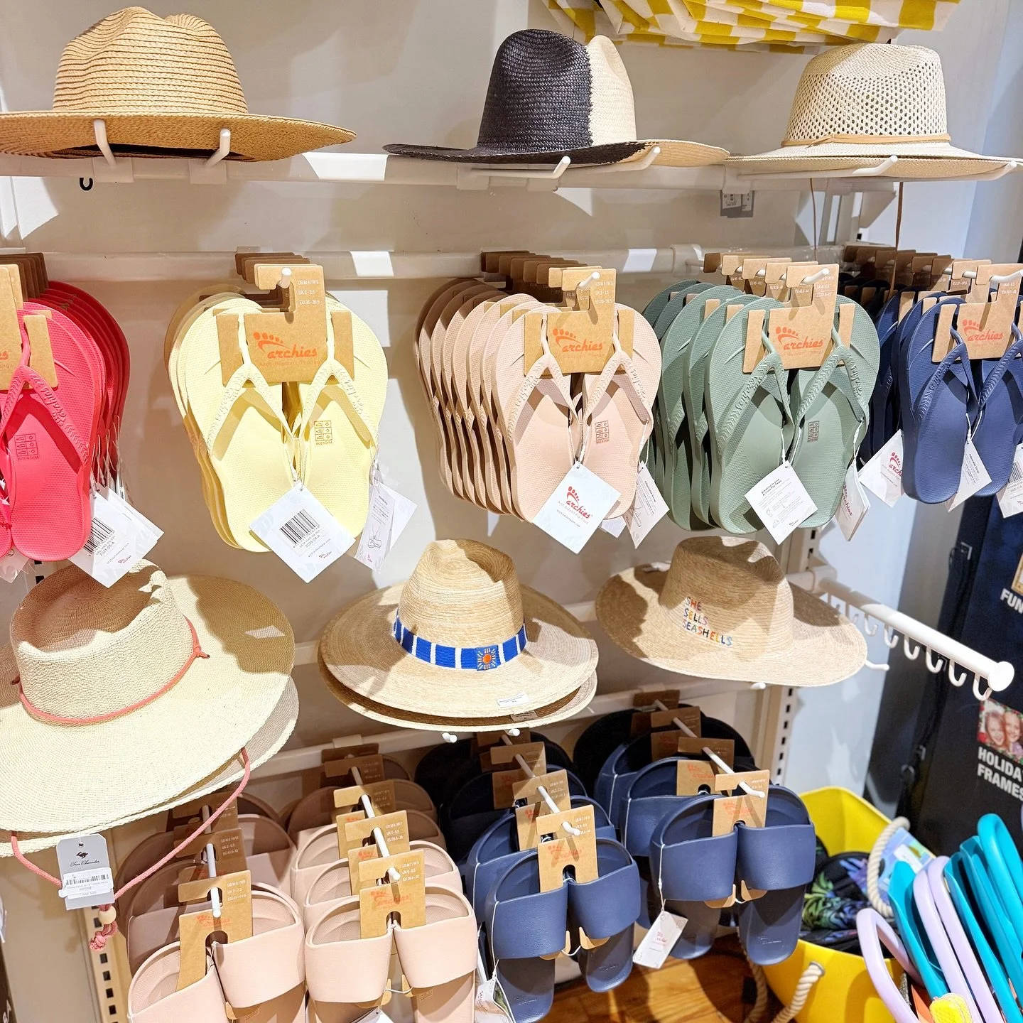 NEW BRAND ALERT! When @archiesfootwear called and asked if we&rsquo;d give their products a try, we agreed - mostly because we&rsquo;re a sucker for an Australian accent and a cute pair of free flops. What we got was a surprise: arch support like we 