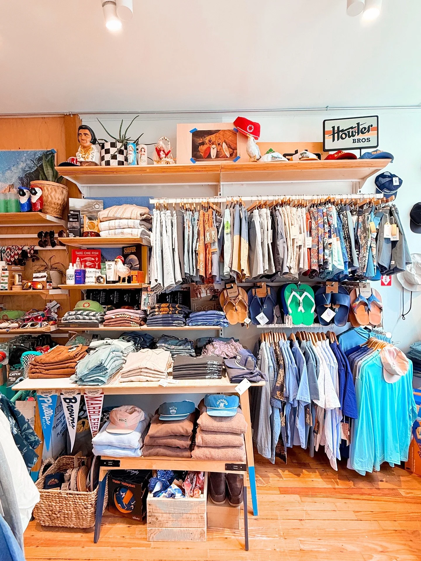 Giving the men&rsquo;s section some love today with new stuff in from @katinusa @fairharbor @howlerbros and @outerknown ✌🏽