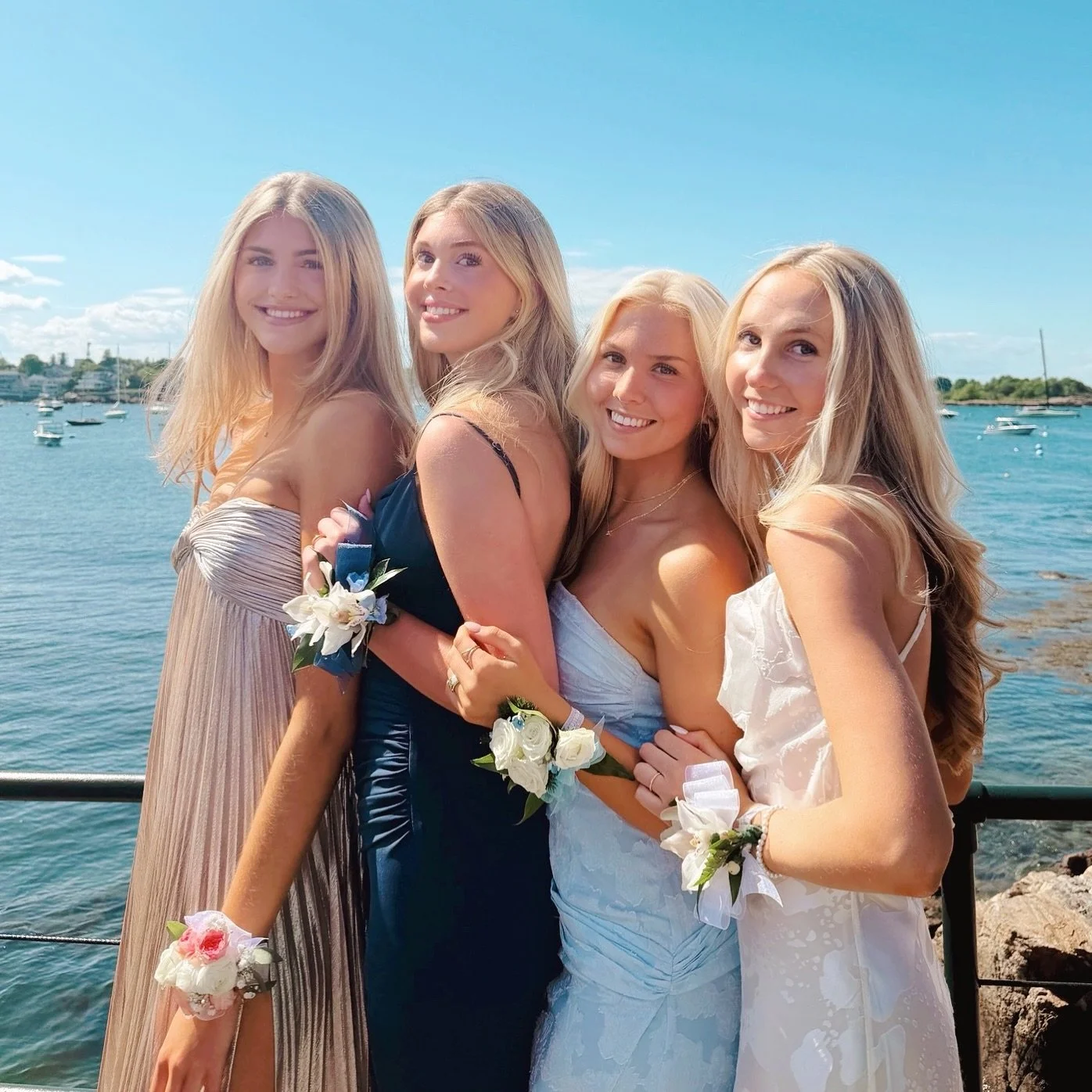 Never has there been a sunnier group than our shop girls who got a team prom pic ☀️😍 Have fun celebrating senior week ✌🏽
