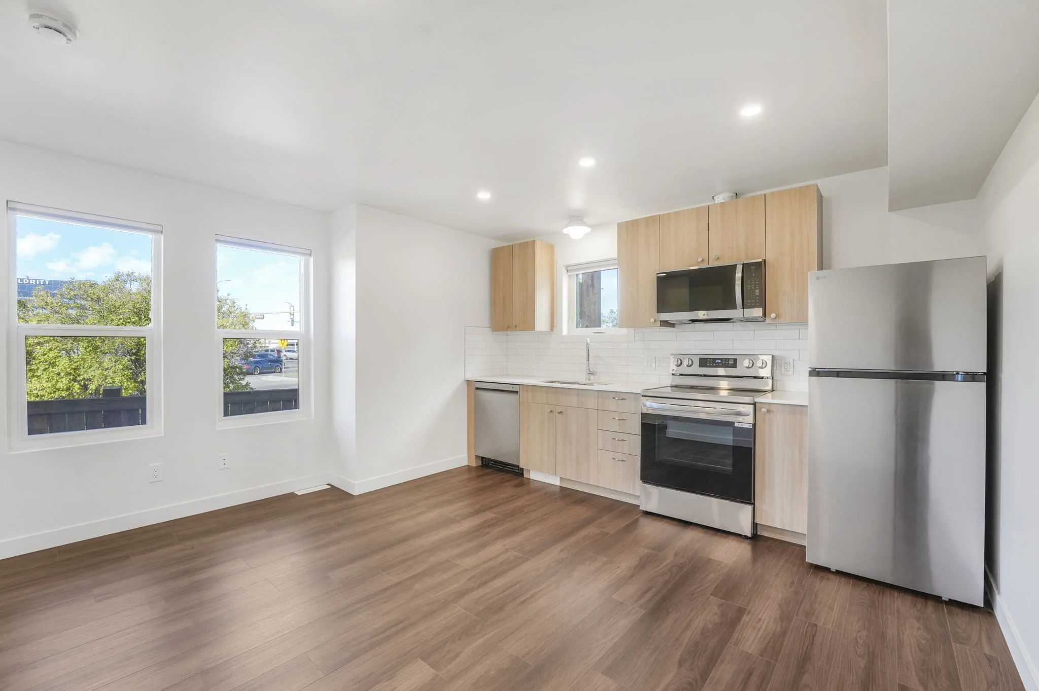 G2-10992 141 St NW
