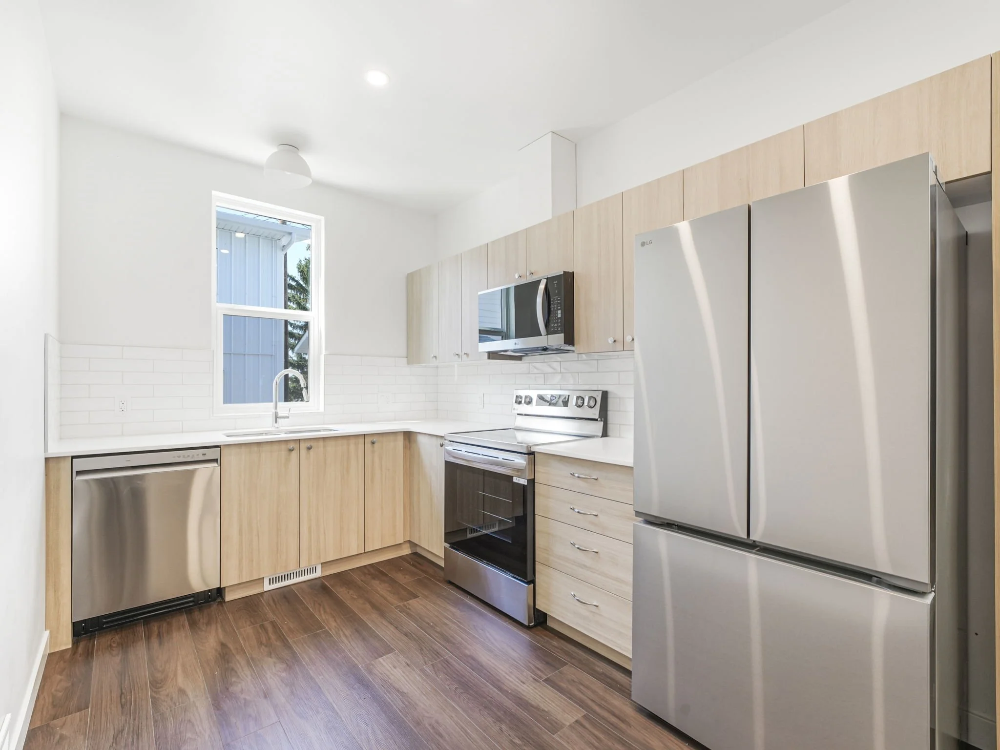 2-10992 141 St NW