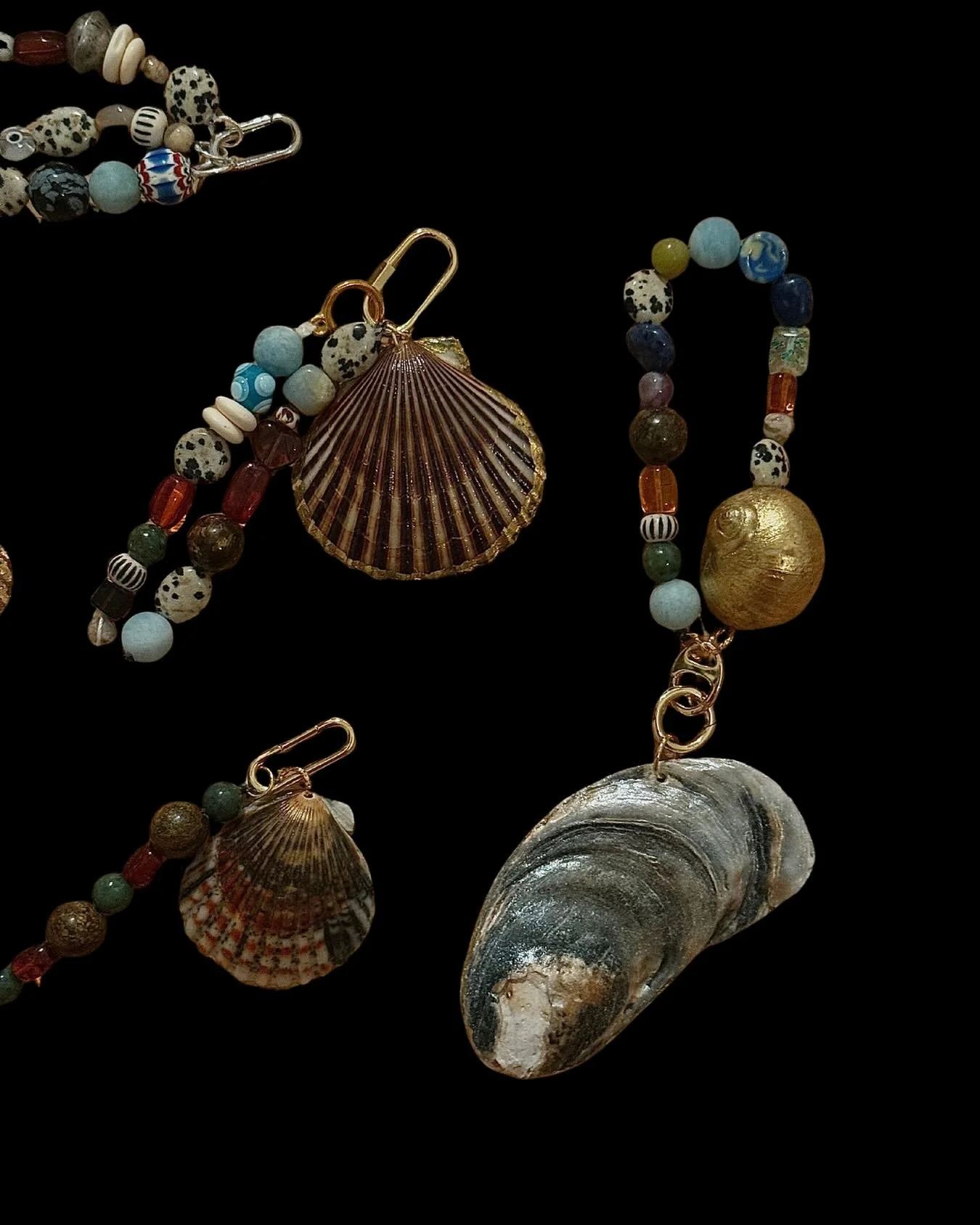 Beaded bag charms &mdash; the perfect accessory for your accessories! 💞💞💞 

#BijouxetBisous 

bag charms // nyc // handmade jewelry // seashells // beaded jewelry // shop now