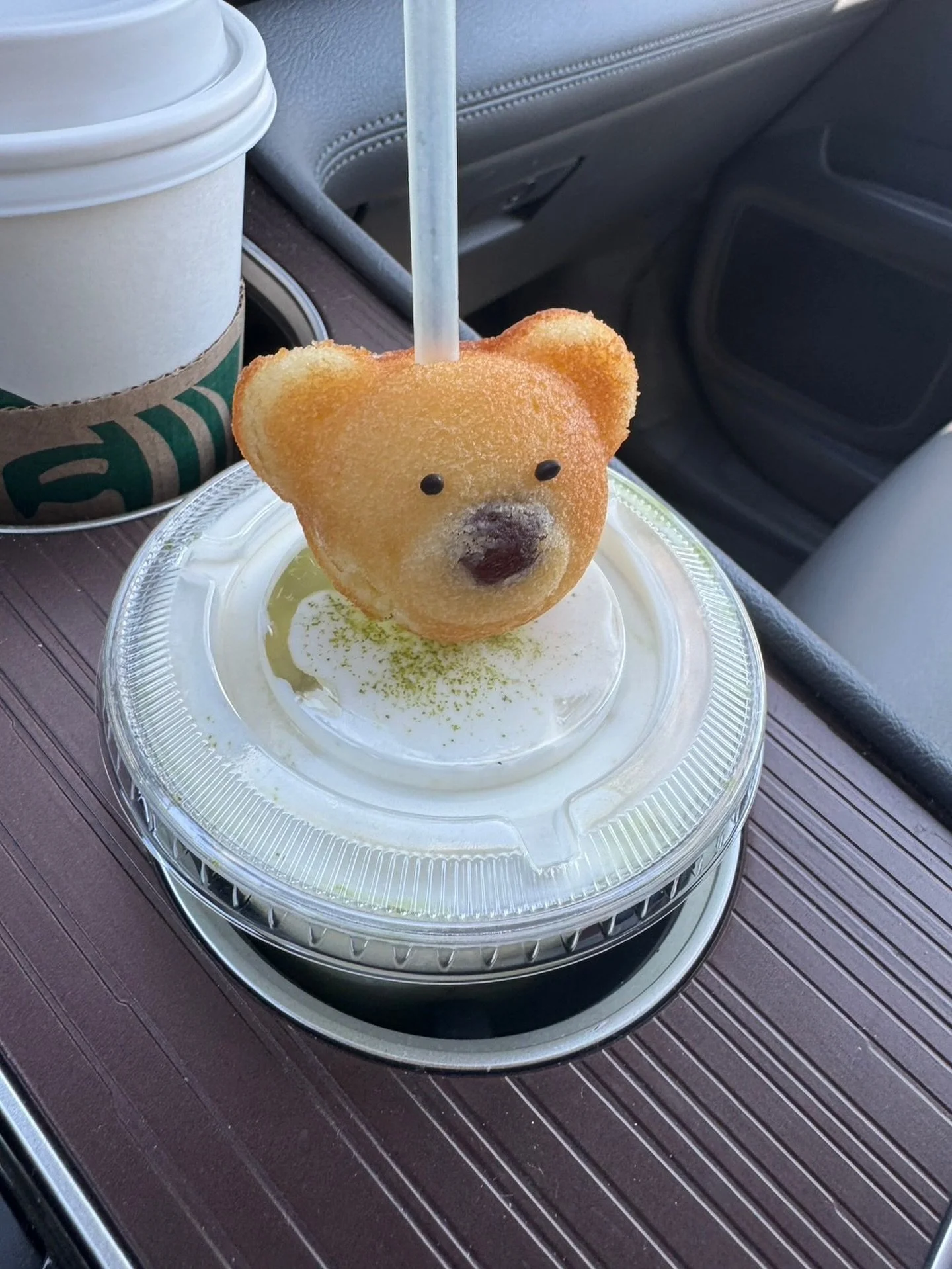 Hello, November.
.
Why not start your day with our Chantilly Bear Latte?
Handmade Madeleine Bear + latte 
The sweetest way to begin the month！！
.
#BearLatte
#MadeleineBear
#LatteLover
#CafeTime
#SweetMorning
#NovemberVibes
#ChantillyCafe
#CuteDessert