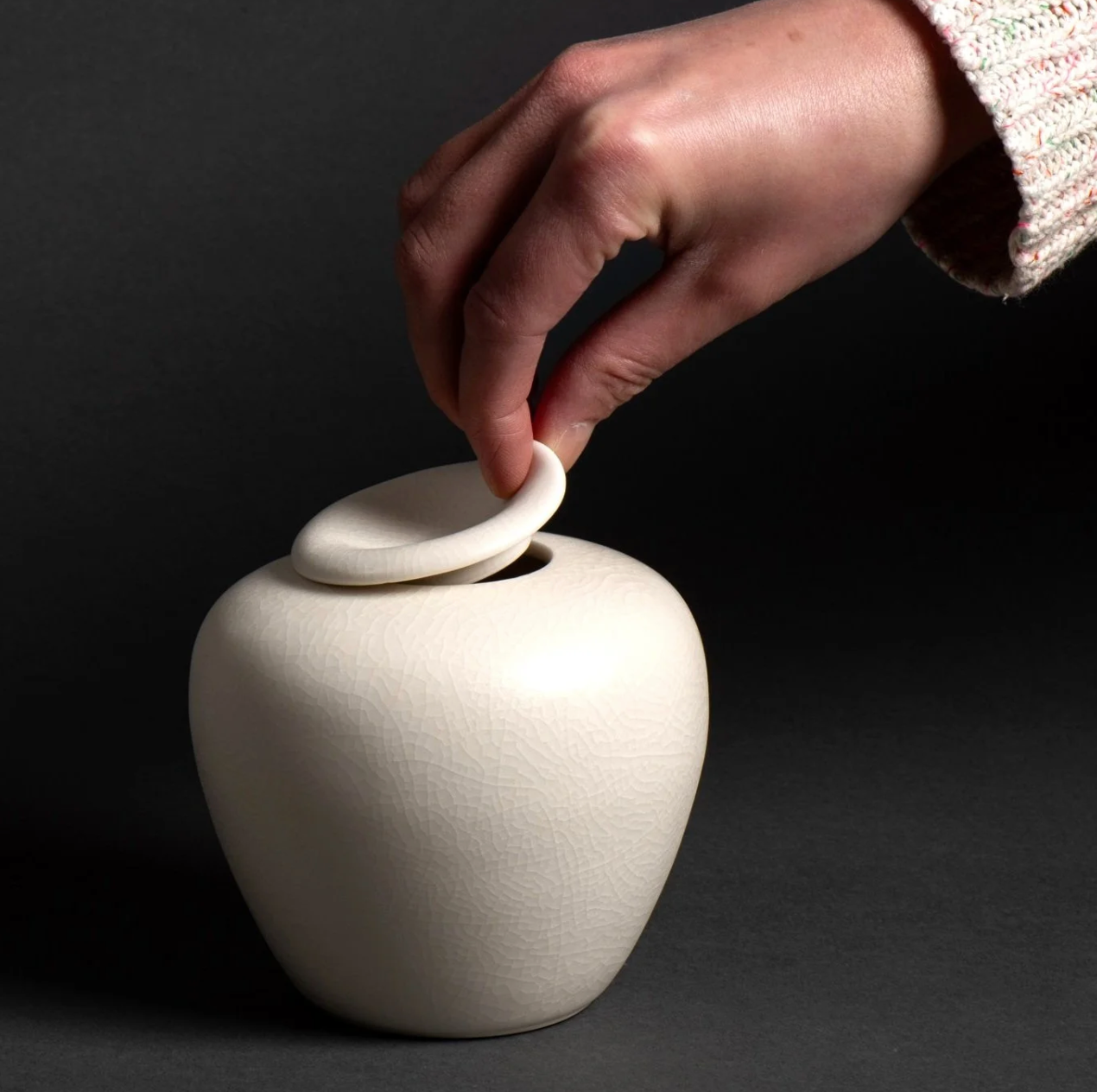Vessel with Curl