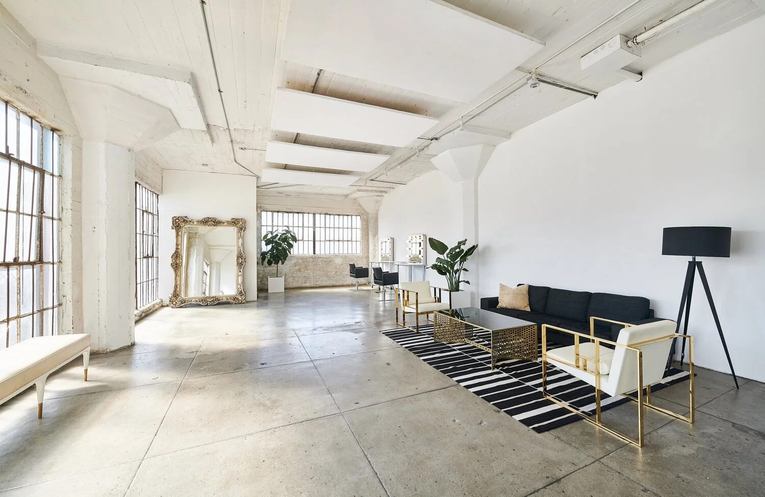 4thFloor_GreyLoft_02.jpg