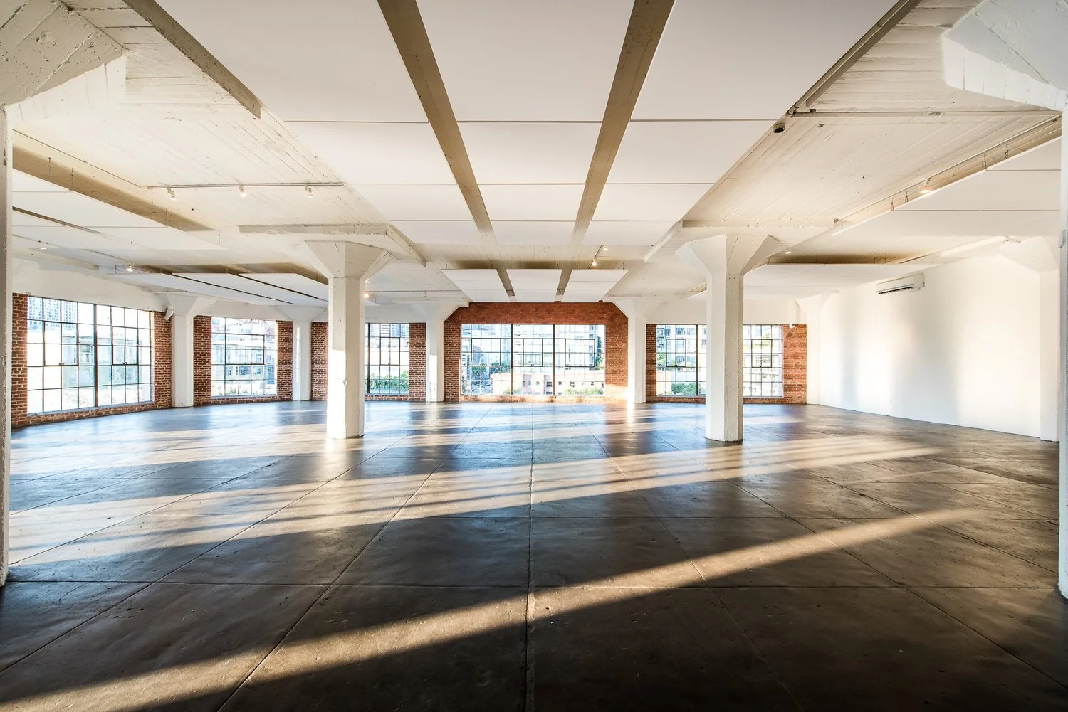 4thFloor_MainLoft_03.jpg
