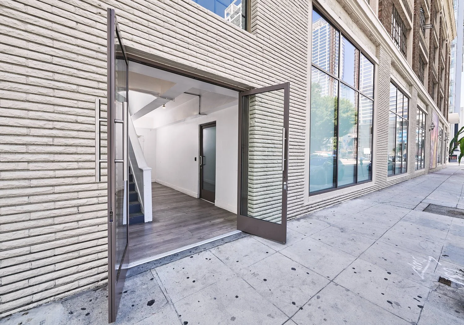 HudsonLoft_Sidedoor_03.jpg