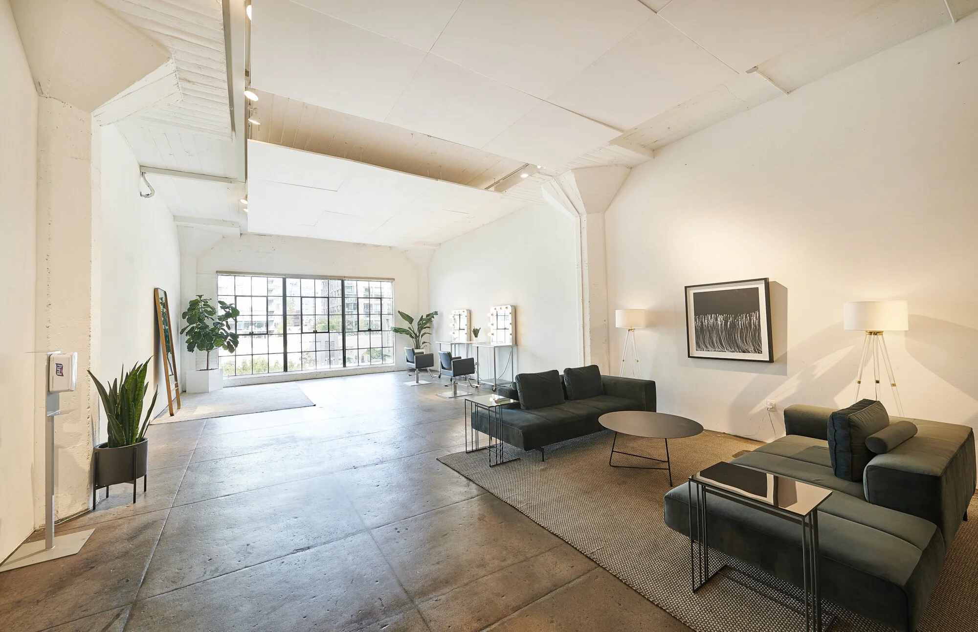 4thFloor_WhiteLoft_01.jpg