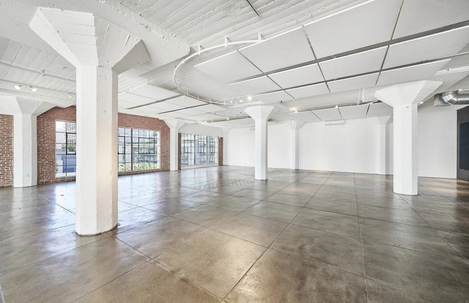 4thFloor_MainLoft_16.jpg