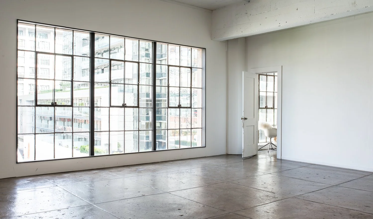 4thFloor_CornerLoft_01.jpg