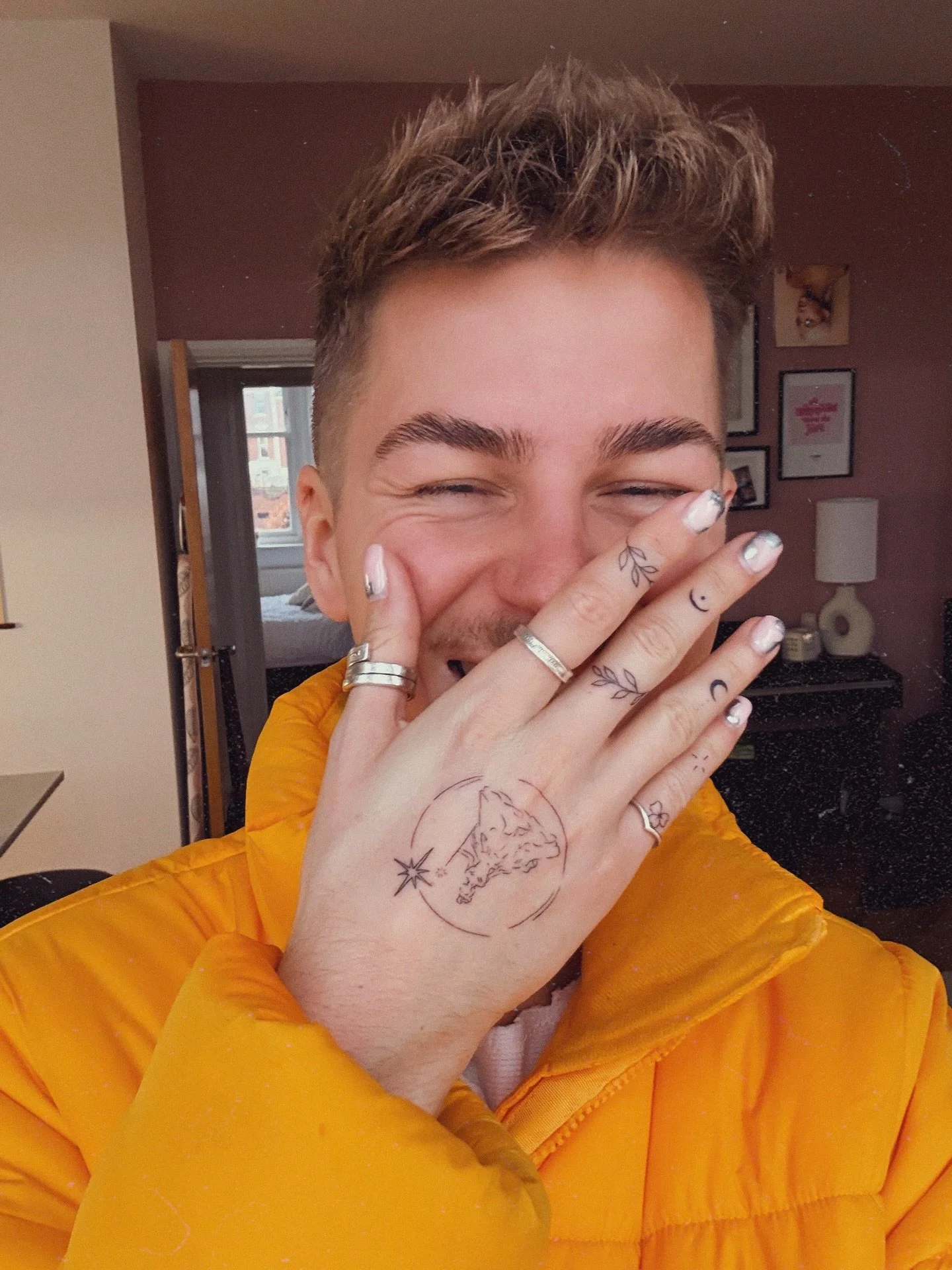 It&rsquo;s good to see me isn&rsquo;t it 🫧 
big love to @talbooker again for my next set of tatts 🫶🏻