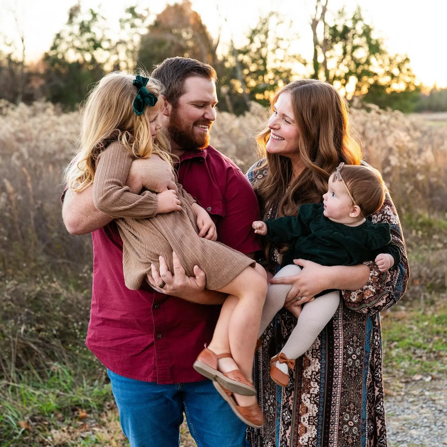 That rim light 😍 ☀️ 🫶🏻 

#nashvillefamilyphotography 
#nashvilleportraitphotography 
#goldenhourphotography 
#goldenhourglow☀️✨