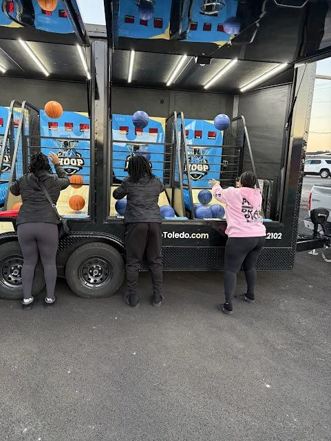 How Hoop Toledo Elevates Friendsgiving &amp; Fall Gatherings Across Northwest Ohio