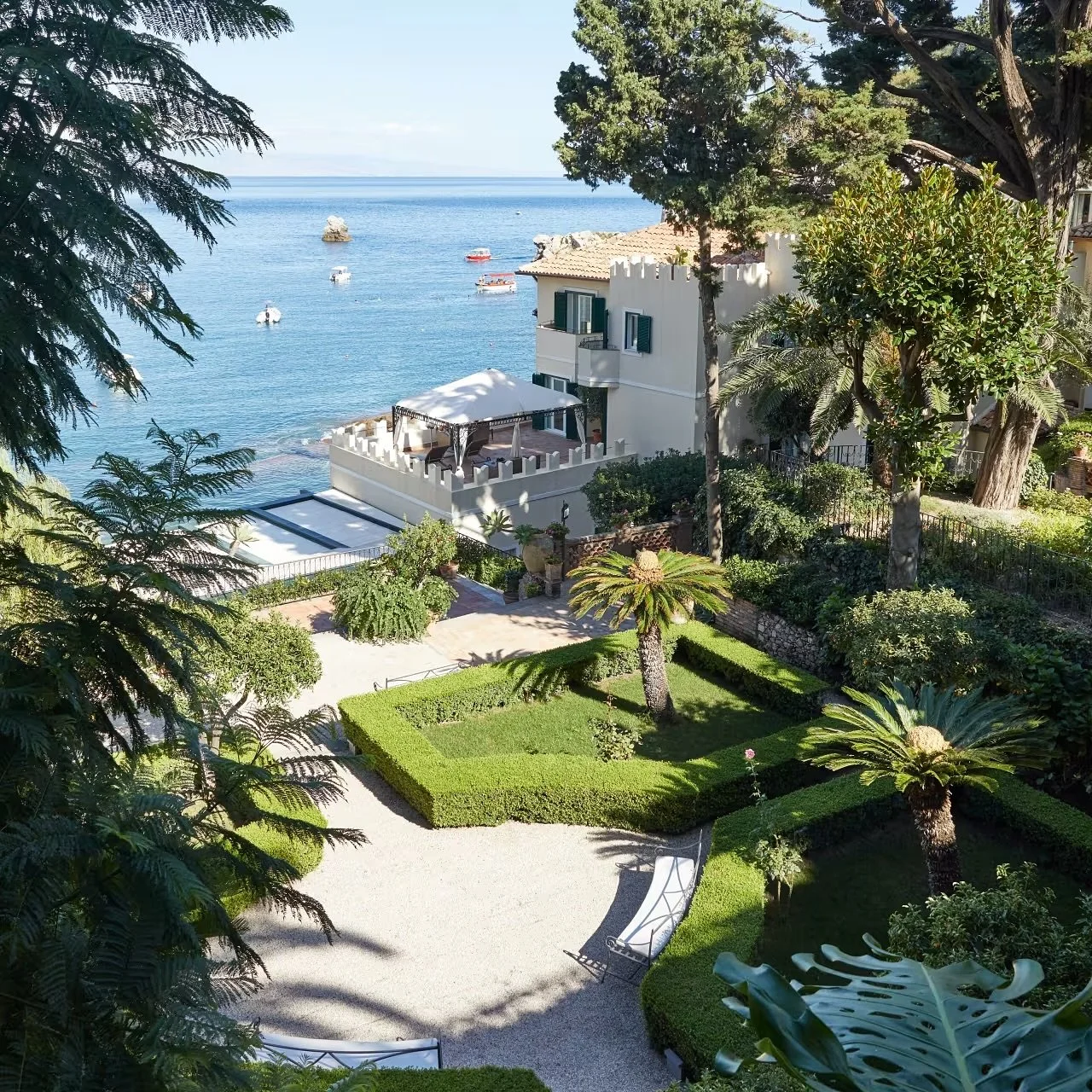 Summer 2026 plans are already taking shape!
@belmondvillasantandrea is just one of the dreamy spots currently out on proposal, and it&rsquo;s every bit as magical as it looks.