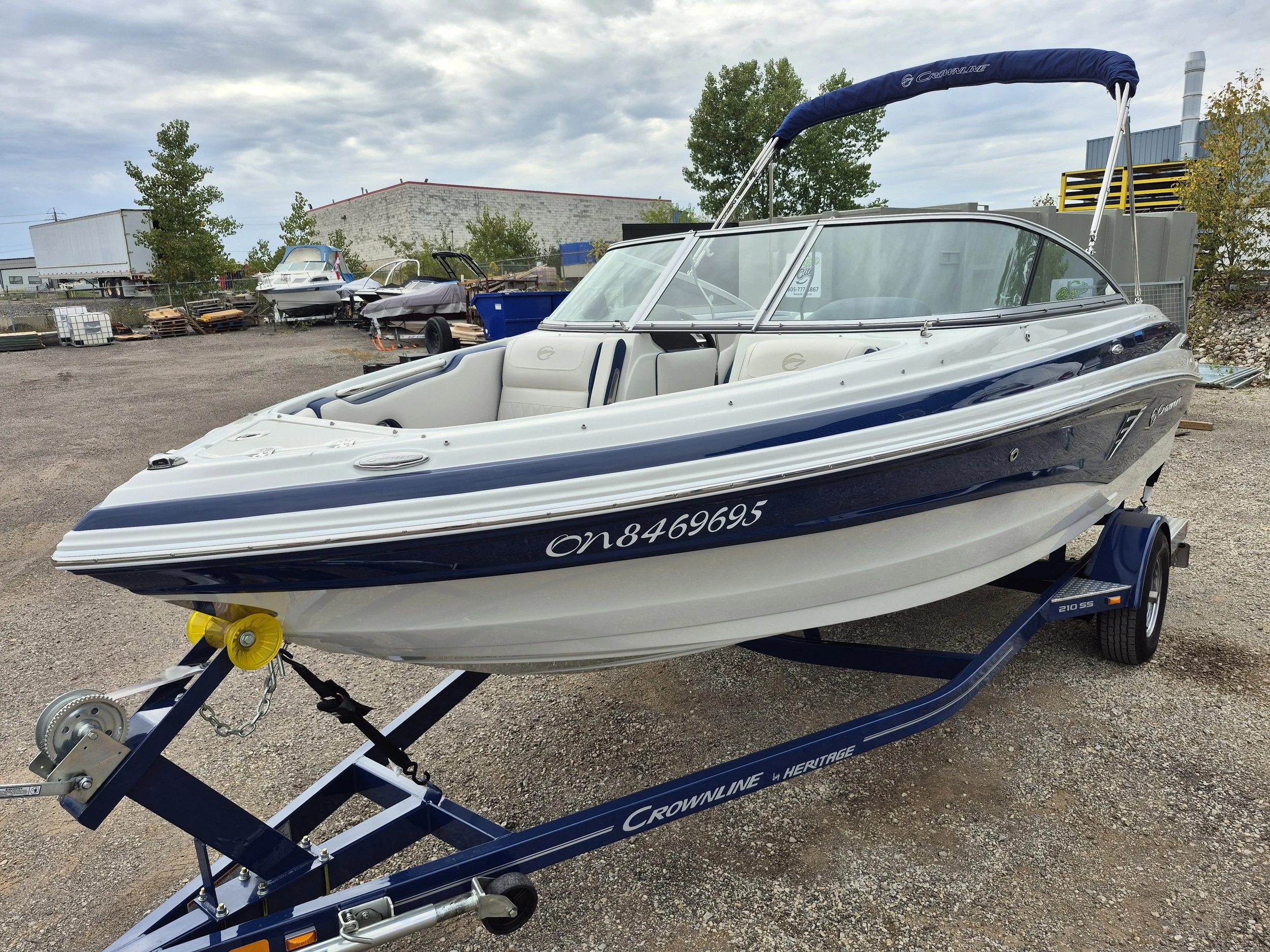 2022 Crownline 210ss