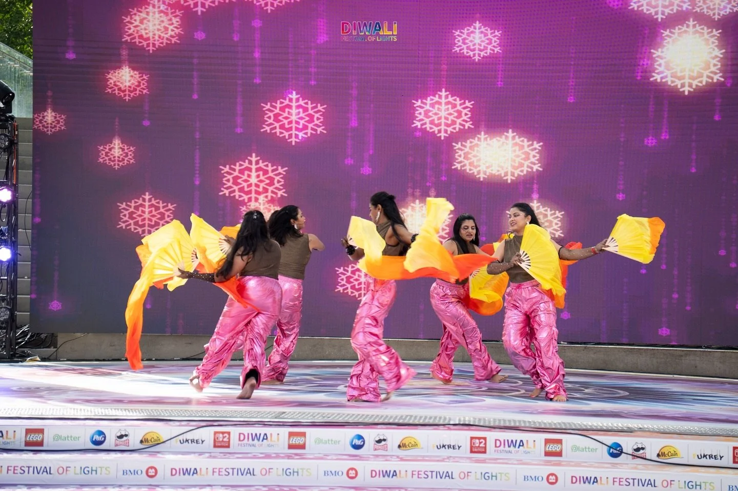 Can&rsquo;t get over the power packed performance 🎭 

#fyp #explore #viral #bollywooddance #diwali