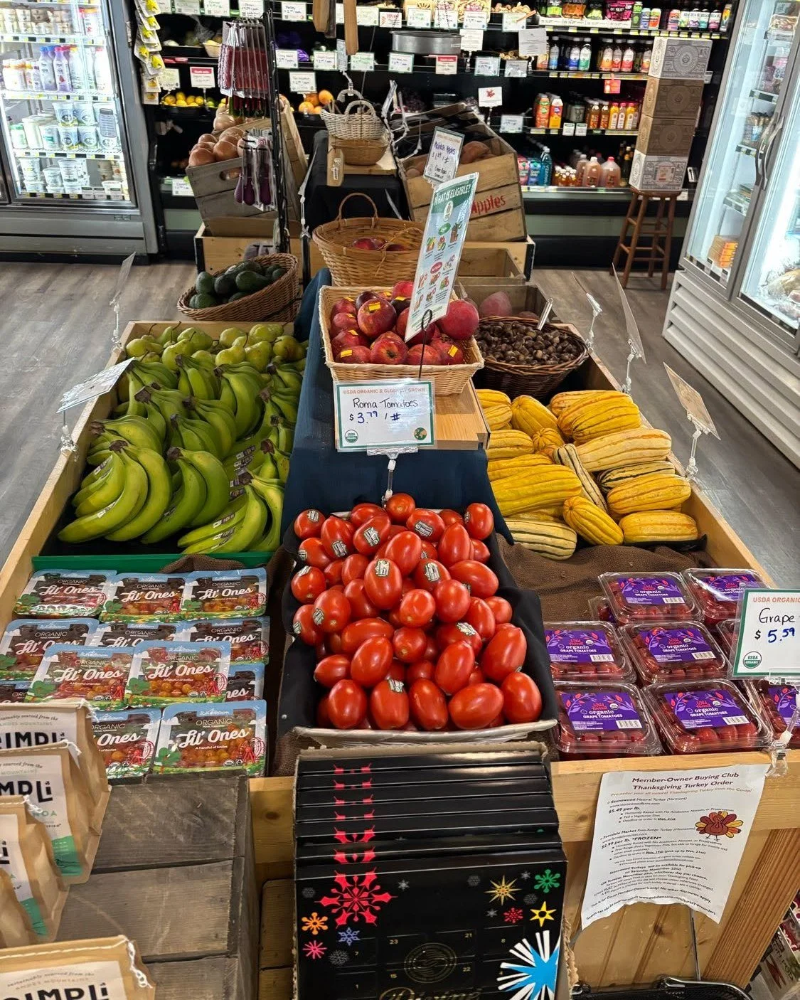 Are you a cold-weather produce vendor from St Lawrence County or NY State? We're looking for more local and New York grown options during the winter season for our produce department!
✨Contact produce@potsdamcoop.com for more information!

Some local