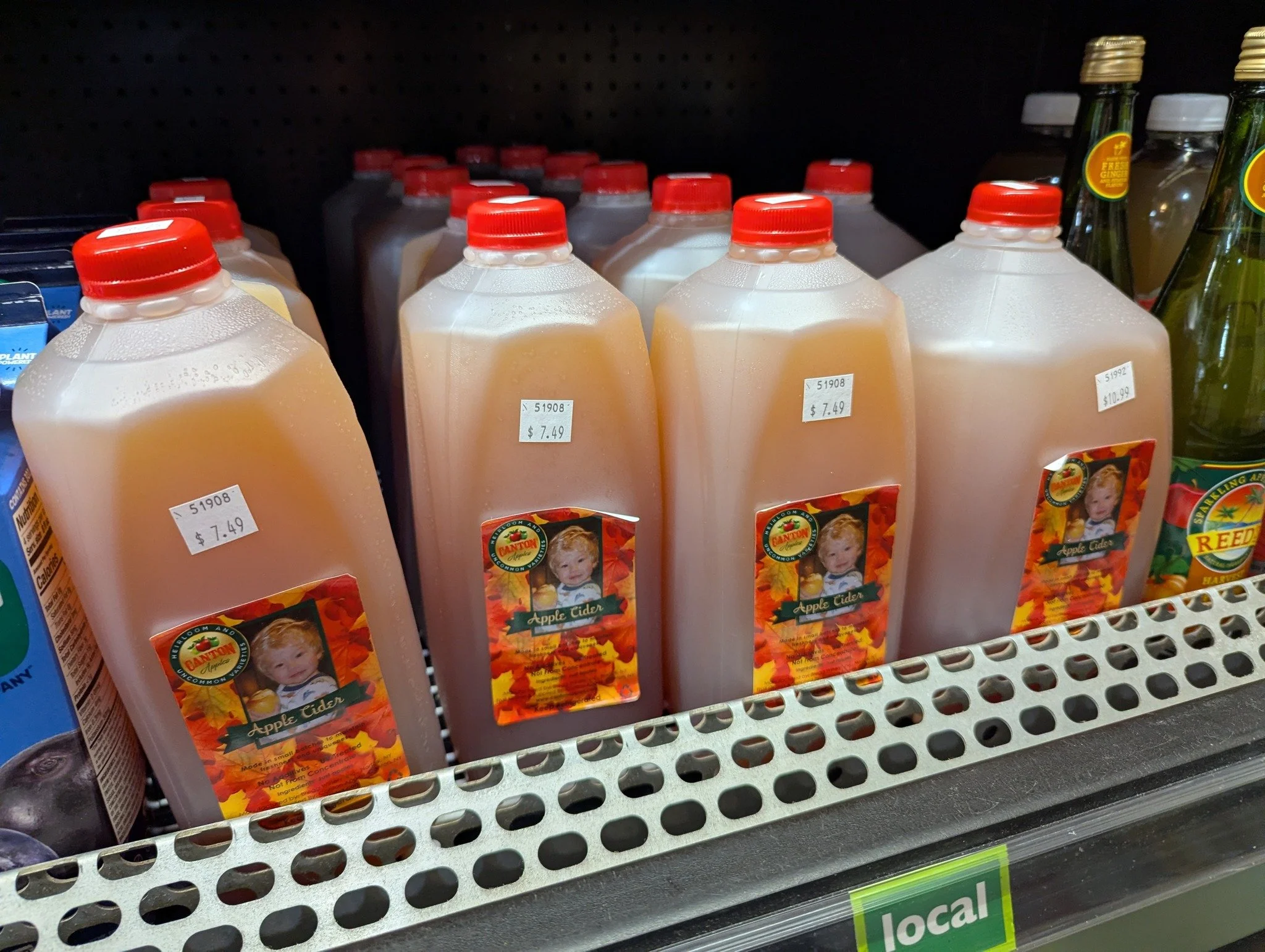Apple Cider from Canton Apples sells FAST!! Come grab yours while they're in stock!
✨ Shop small with the Co-op and support local artisans!

#Potsdam_Food_Coop #Canton_Apples #Apple_Cider #Shop_Local