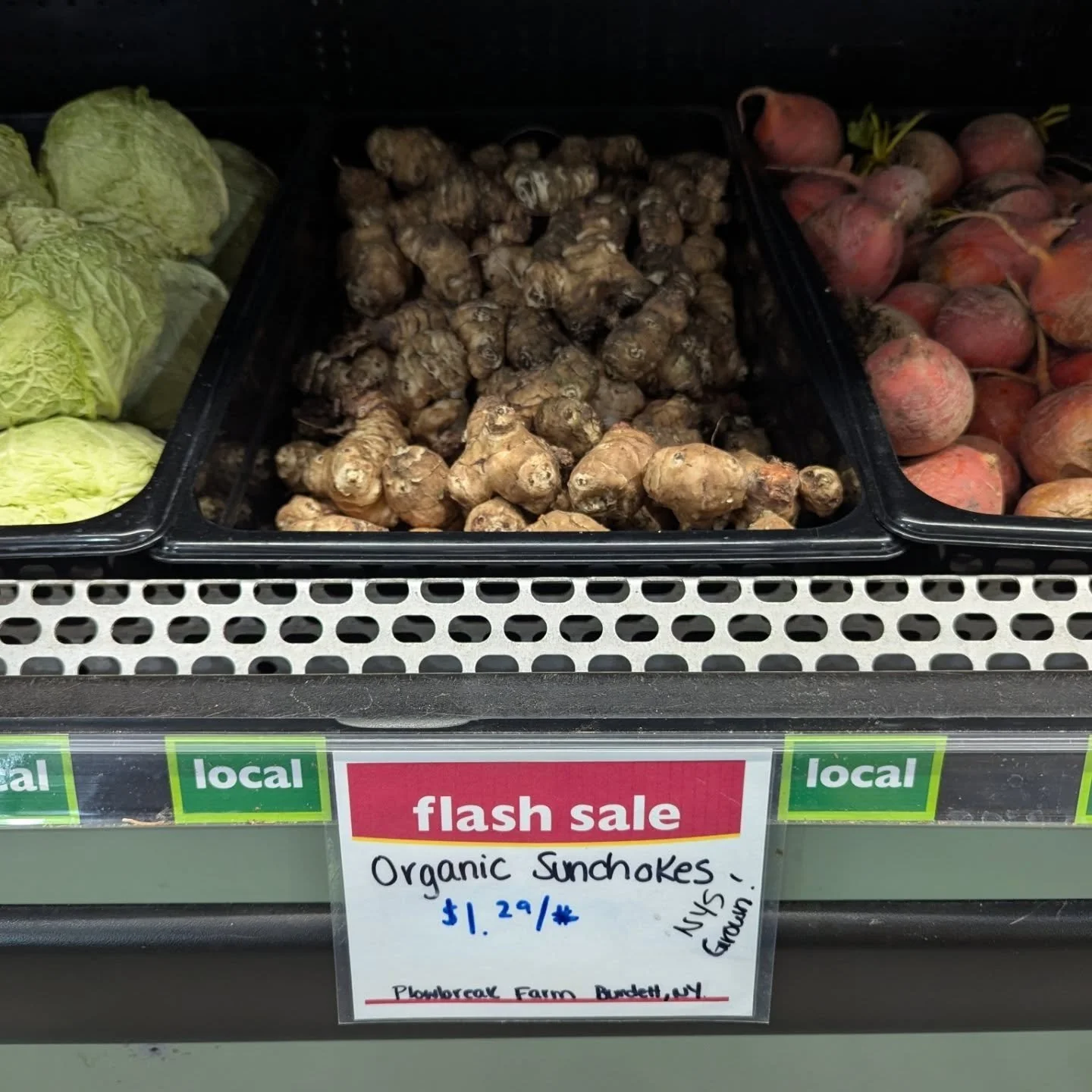 🚨 FLASH SALE PRODUCE 🚨
Come check out all the great prices on fresh produce! 

#potsdam_food_coop #flash_sale #produce #shop_small